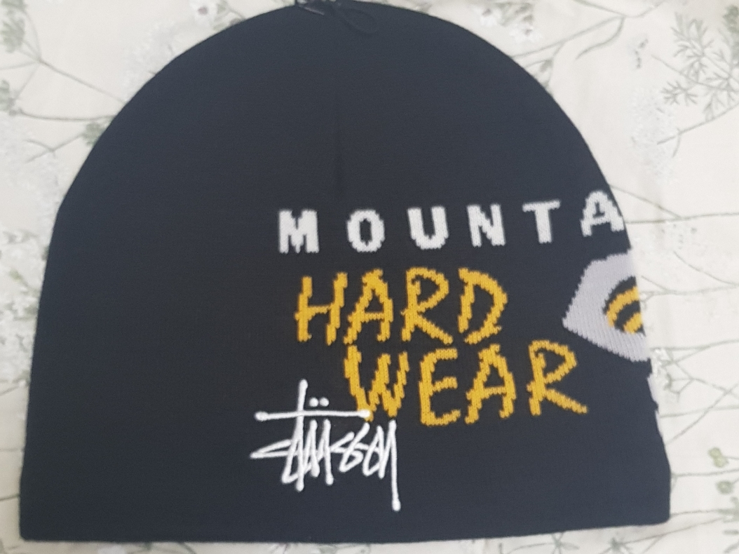 Stussy x Mountain Hardwear Merino Wool Skullcap Black 착용 스타일 - 1