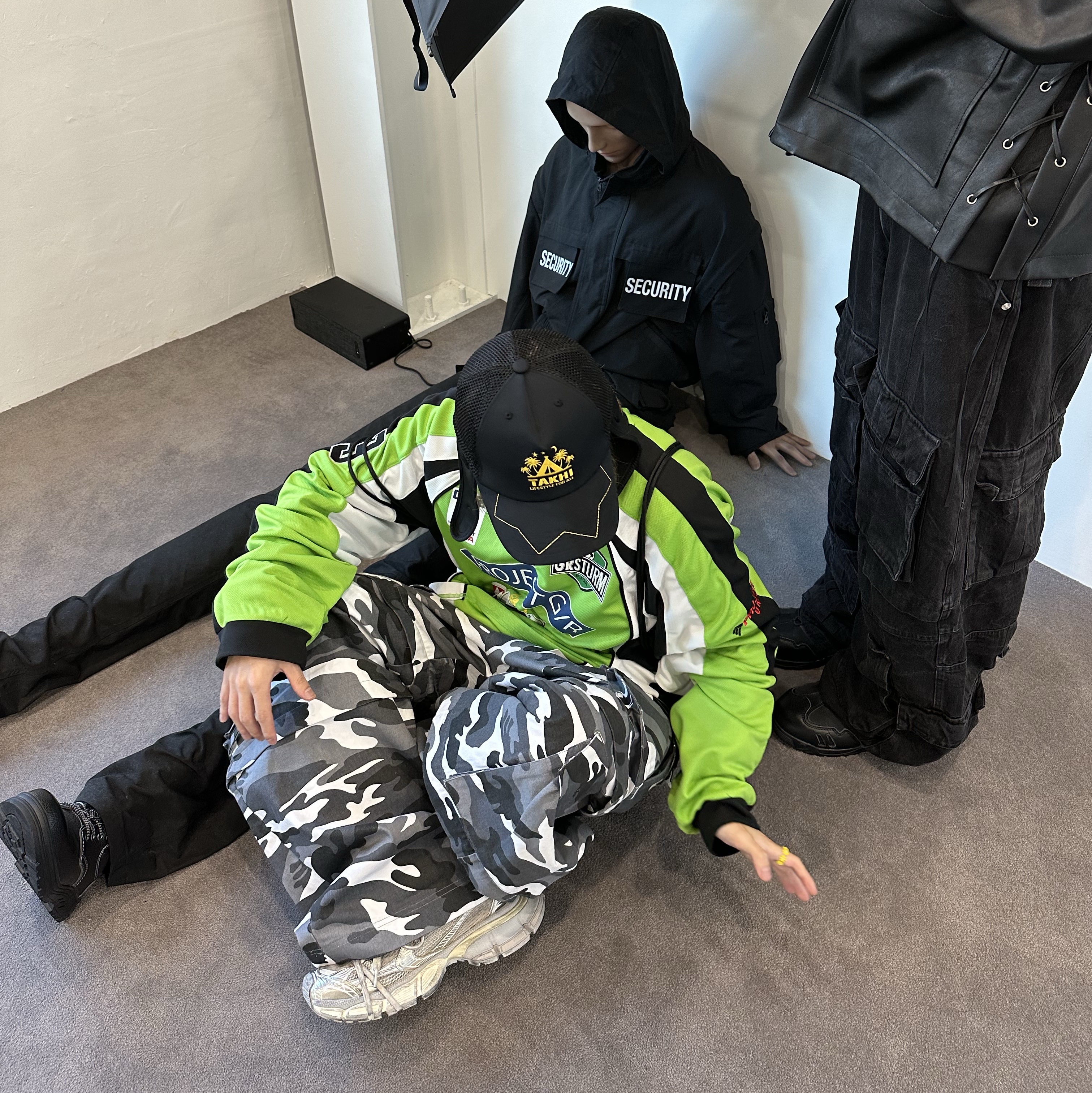 Project G/R Long Sleeve Football Jersey Green, Project G/R Oversized Convertible Cargo Pants City Camo 착용 스타일 - 1