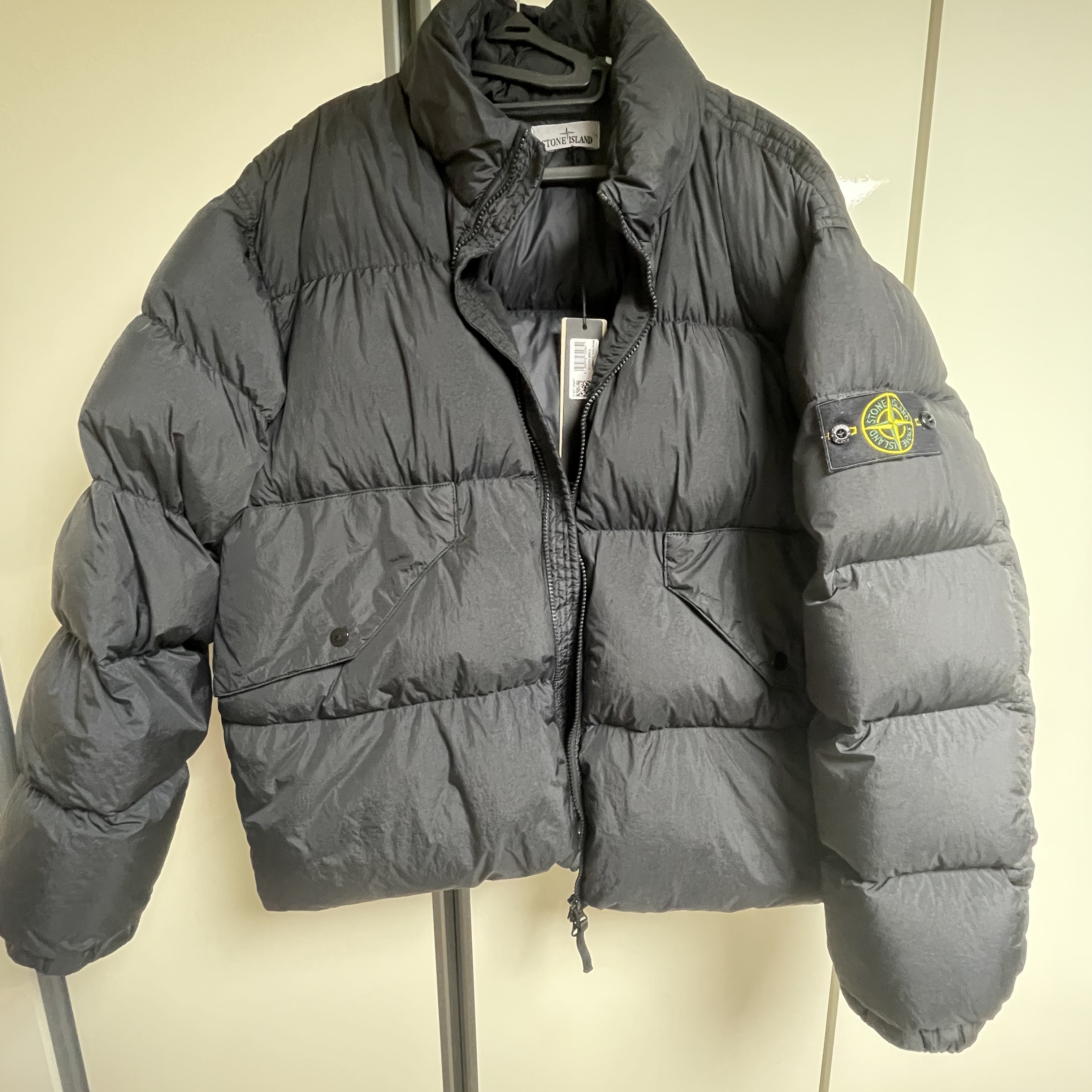 Stone Island 40623 Garment Dyed Crinkle Reps Recycled Nylon Down Jacket Black - 23FW 착용 스타일 - 1