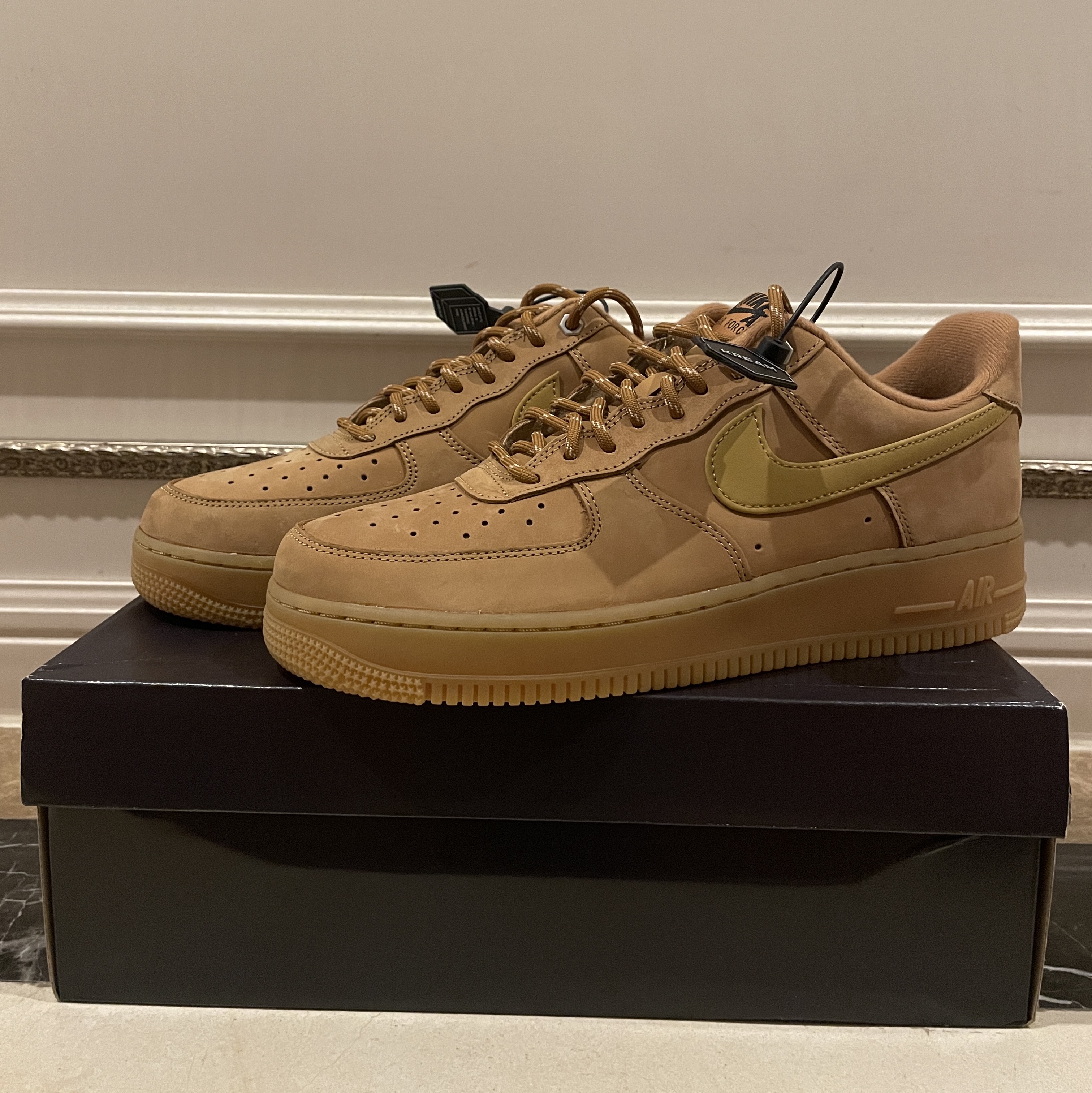 Nike Air Force 1 '07 WB Flax 착용 스타일 - 1
