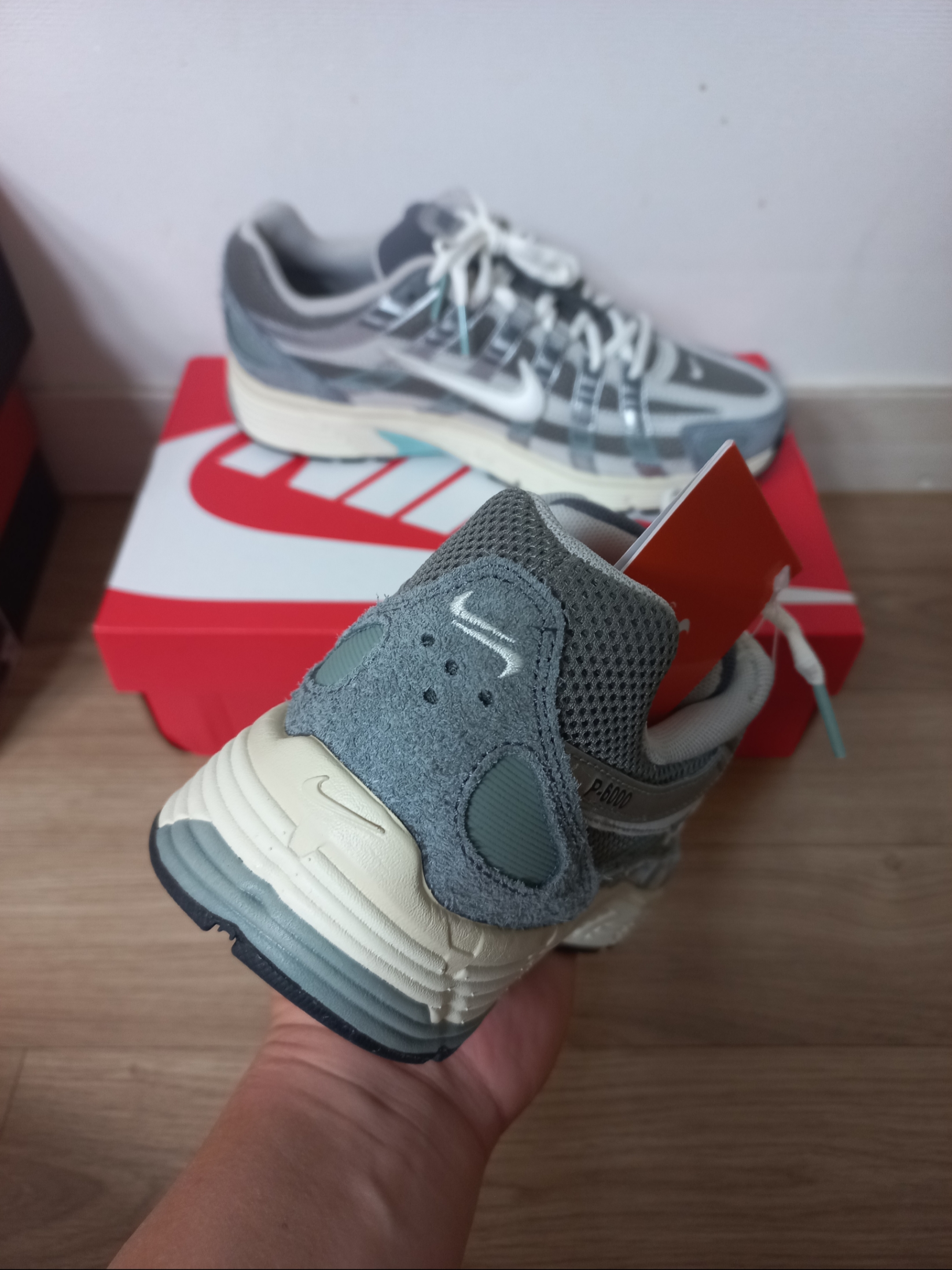 Nike P-6000 Flat Pewter Light Iron Ore 착용 스타일 - 2