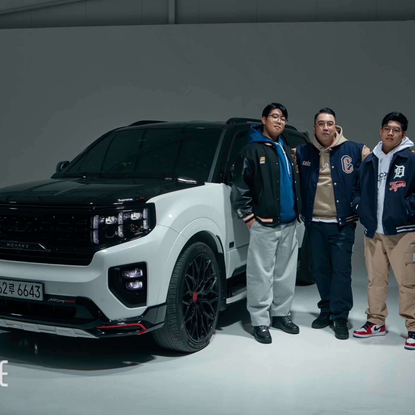 Jordan 1 Retro High OG Chicago 2022, Nike x Supreme Air Force 1 Low Black 착용 스타일 - 3