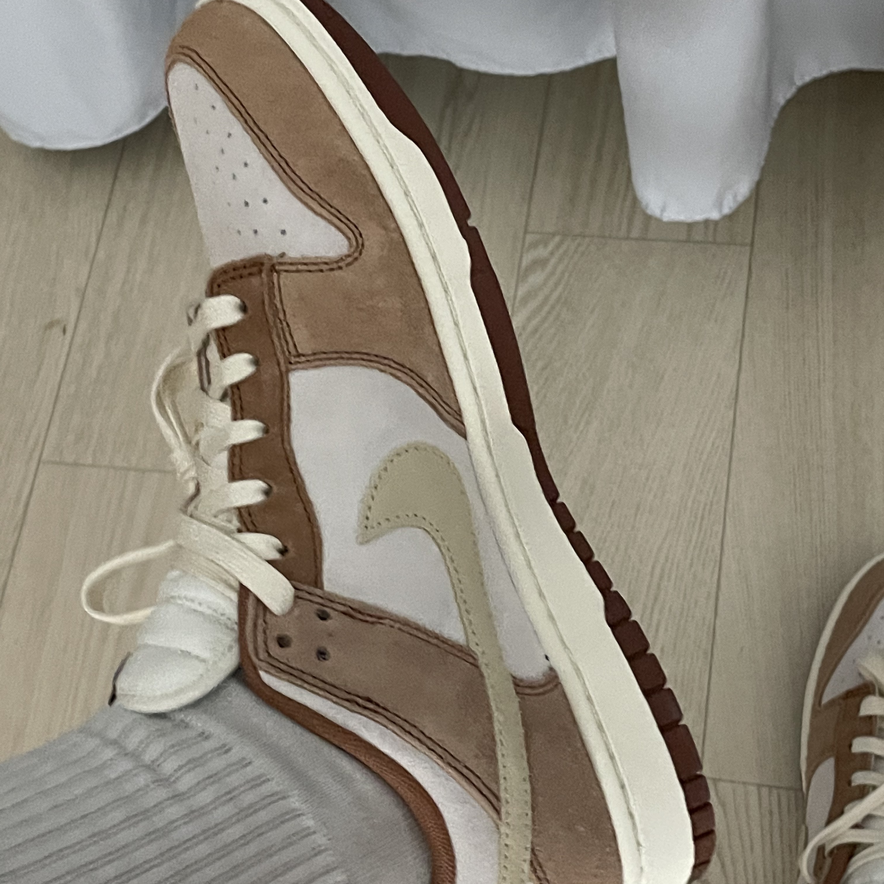Nike Dunk Low Pro Premium Medium Curry 착용 스타일