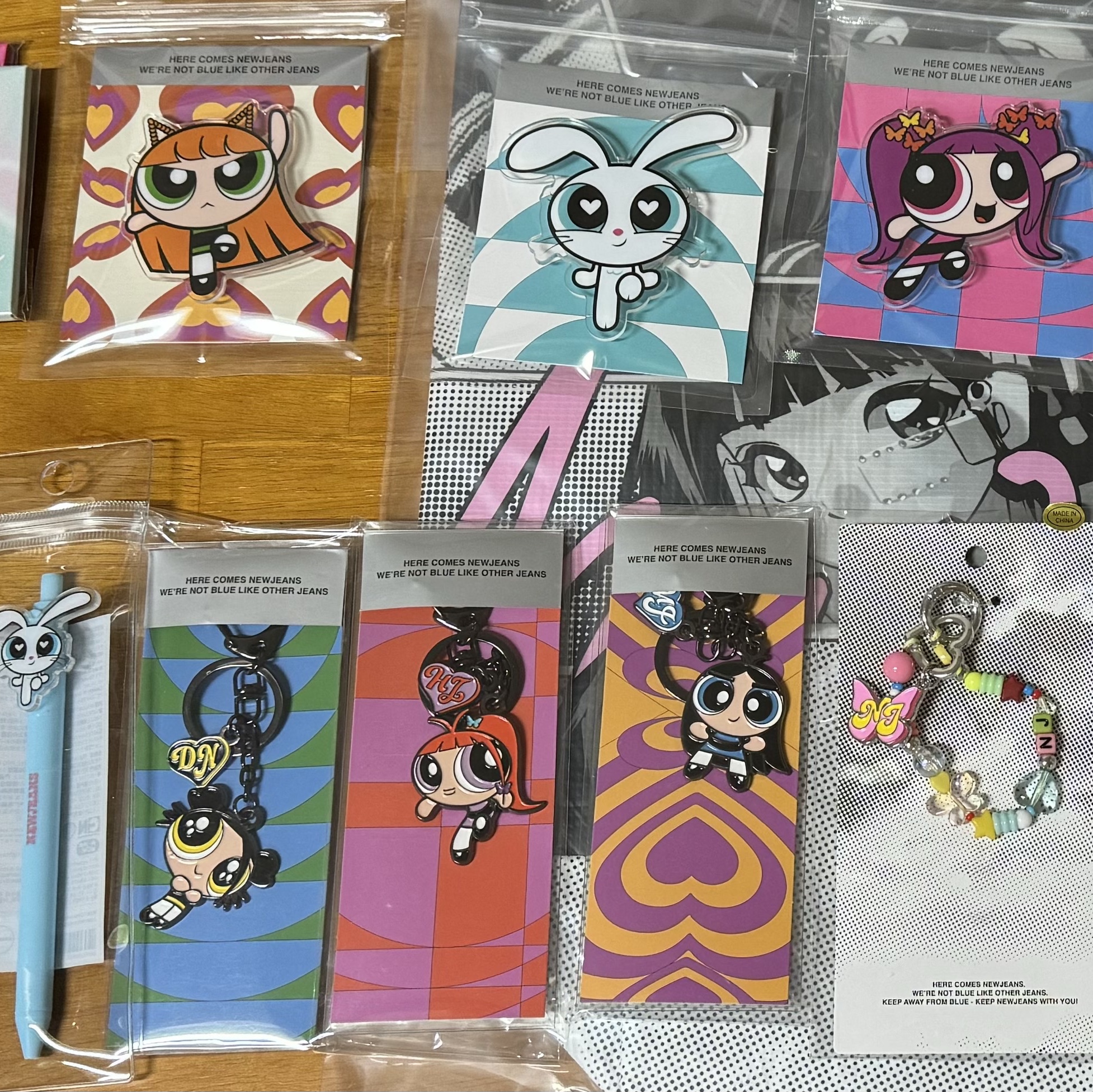 NewJeans Get Up Beads Keyring Multi, NewJeans x The Powerpuff Girls Acrylic Smarttok Haerin 착용 스타일