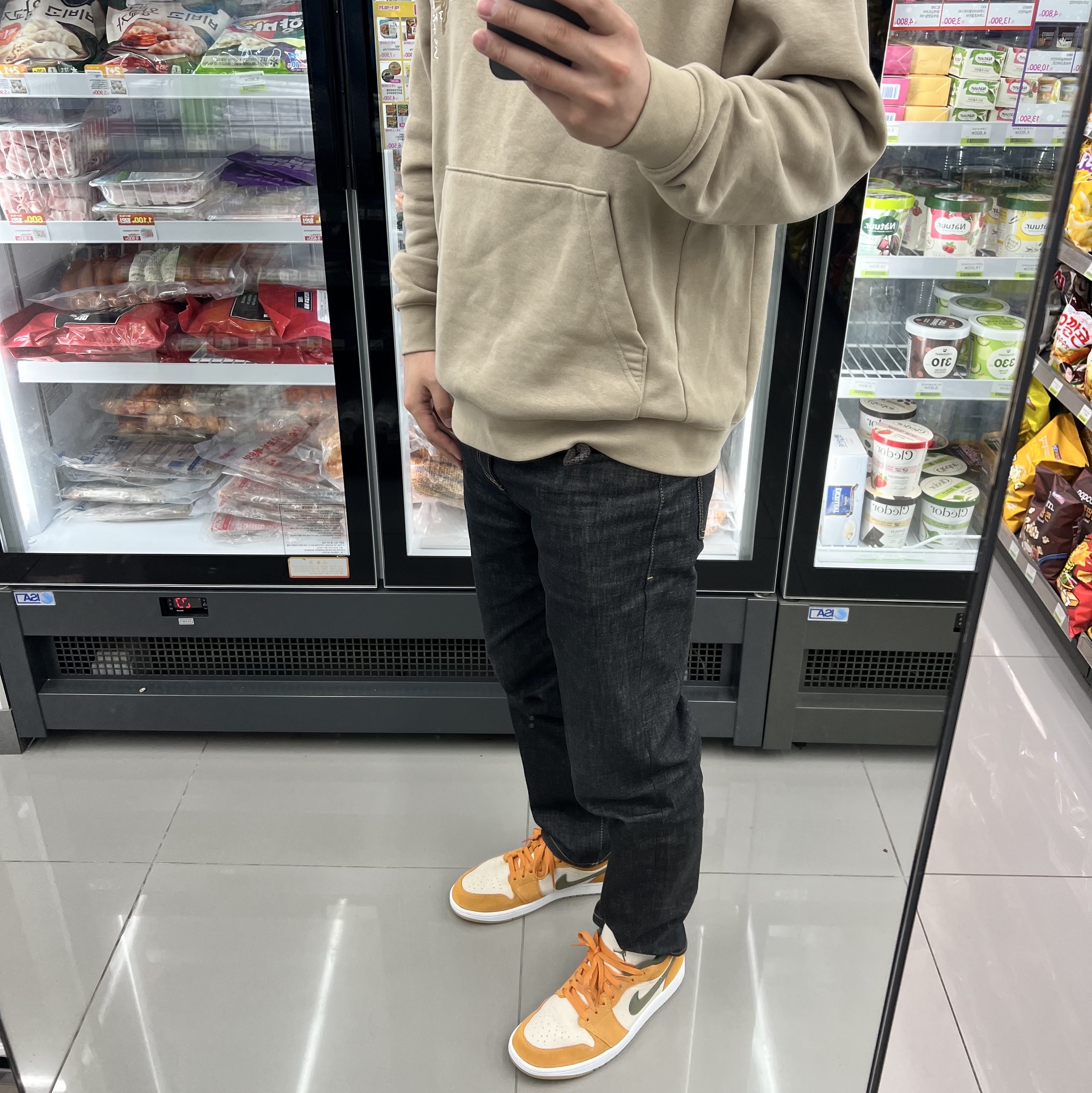 Jordan x Travis Scott Pullover Hoodie - Asia, Jordan 1 Low SE Light Curry 착용 스타일