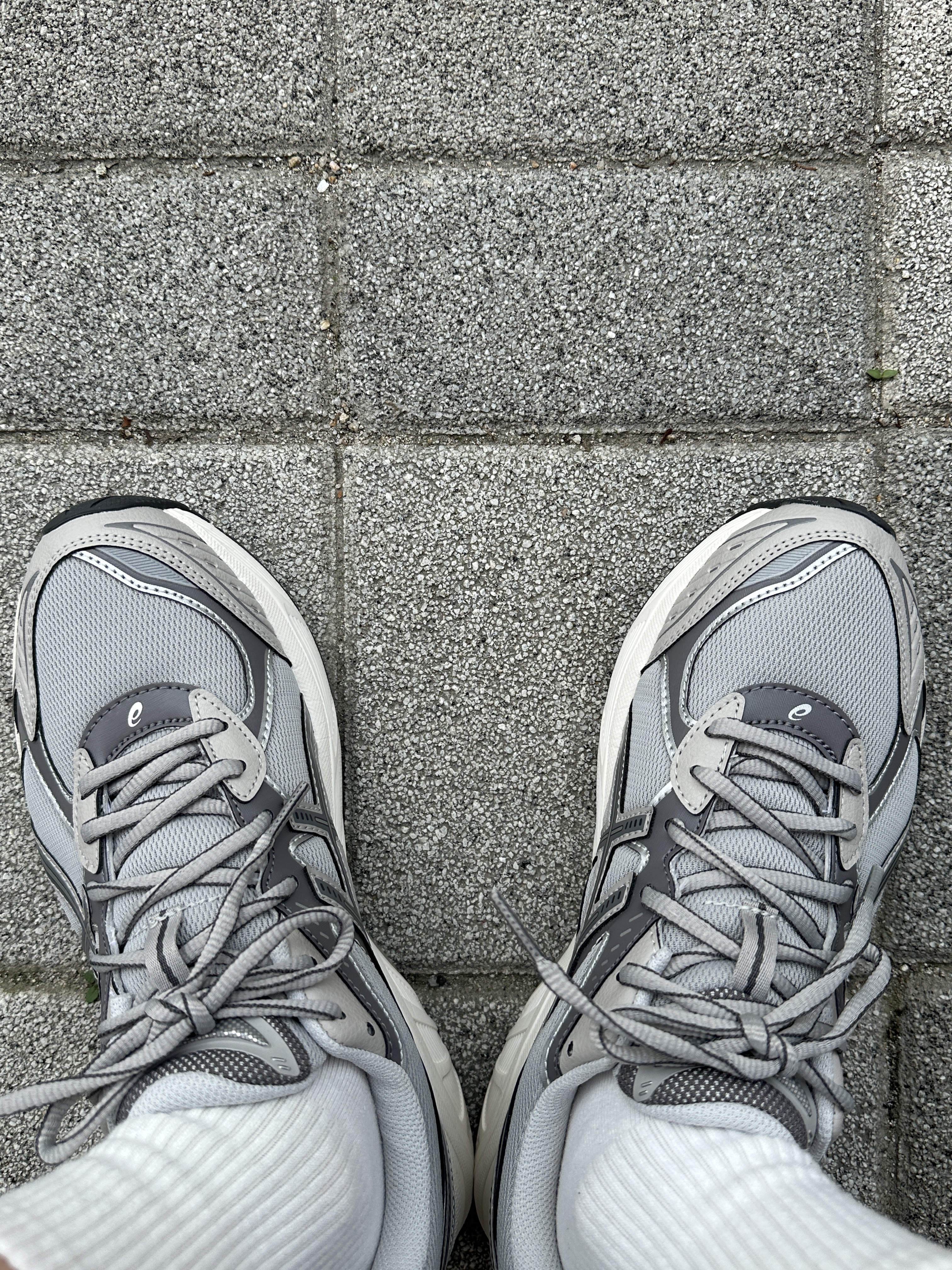 Asics GT-2160 Oyster Grey Carbon 착용 스타일 - 3