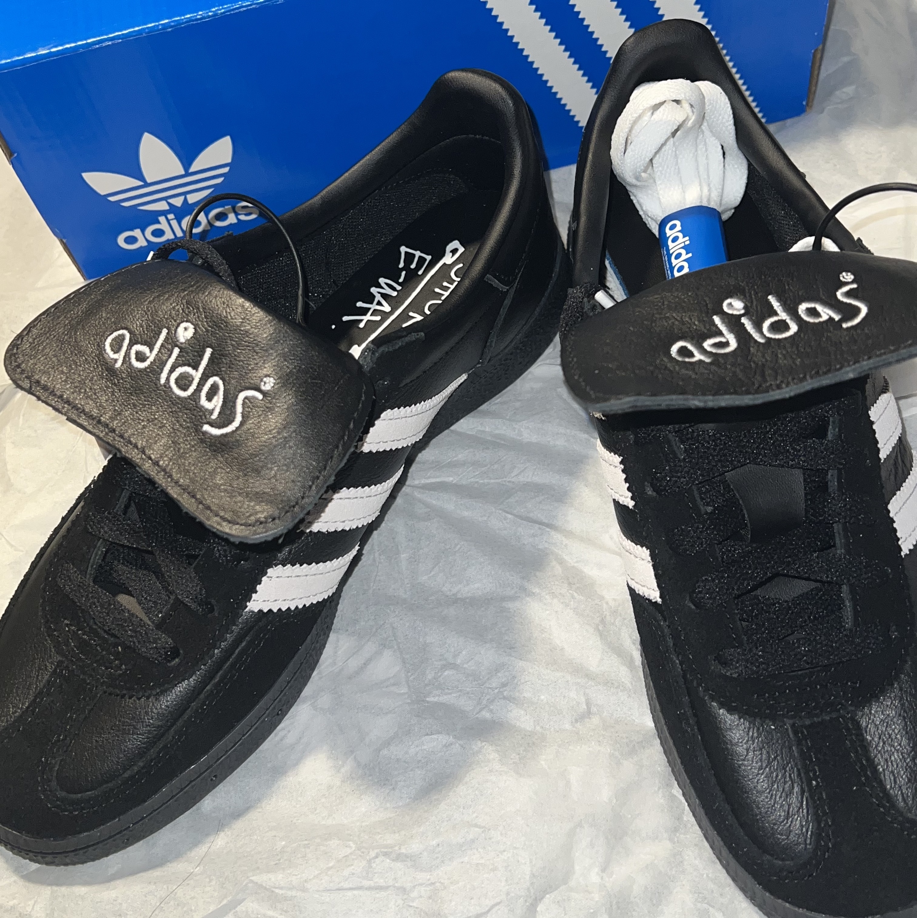Adidas Spezial Handball Core Black Cloud White 착용 스타일