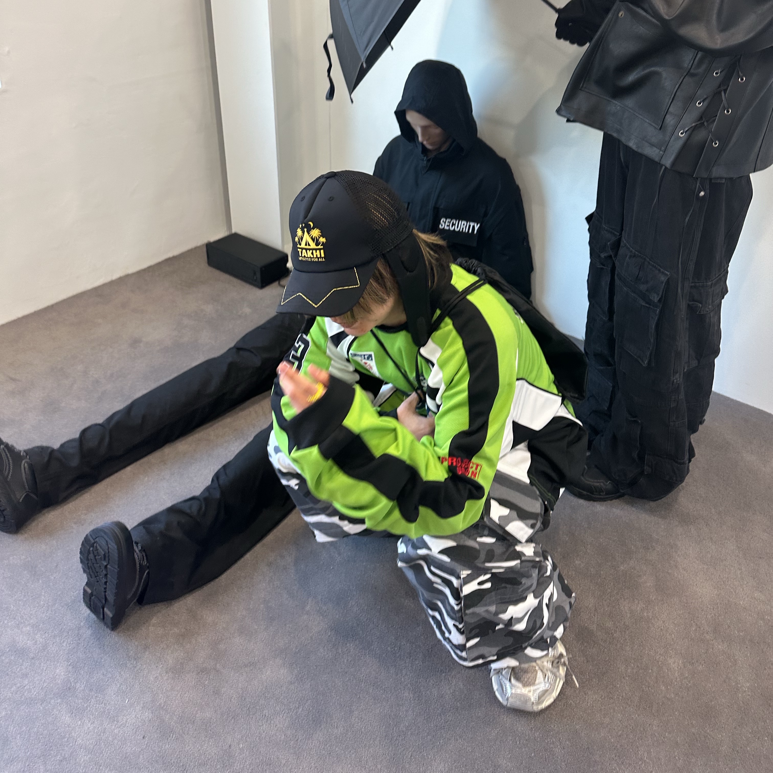 Project G/R Long Sleeve Football Jersey Green, Project G/R Oversized Convertible Cargo Pants City Camo 착용 스타일 - 4