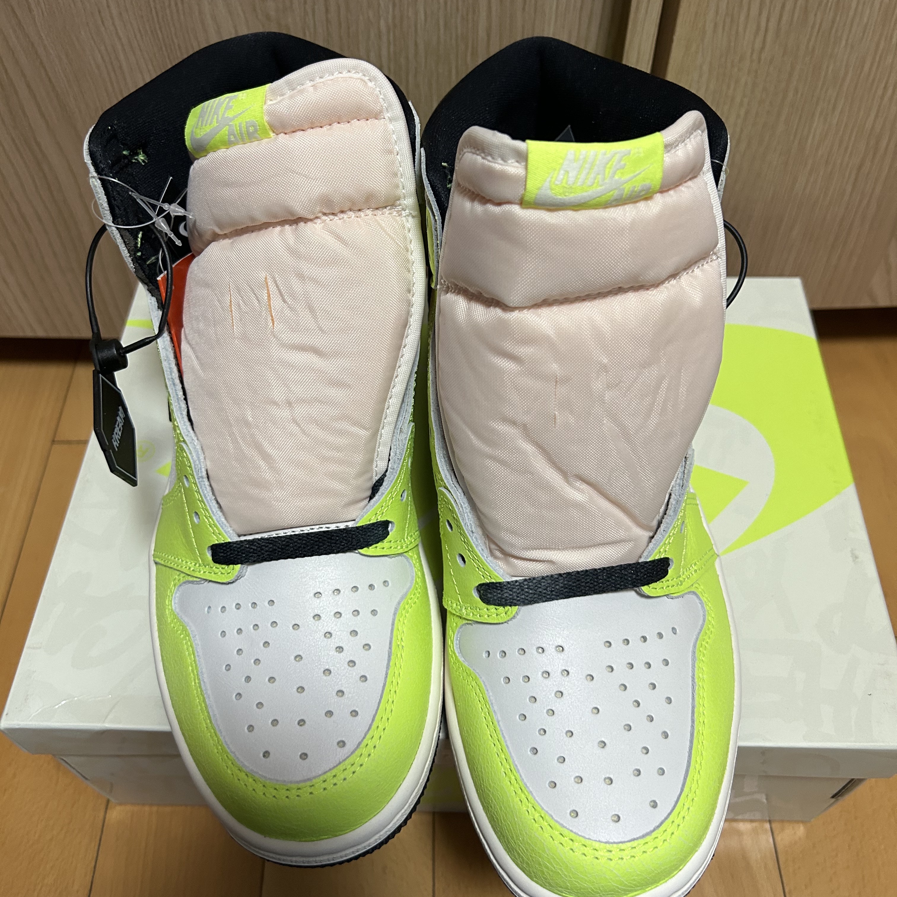 Jordan 1 Retro High OG Volt 착용 스타일