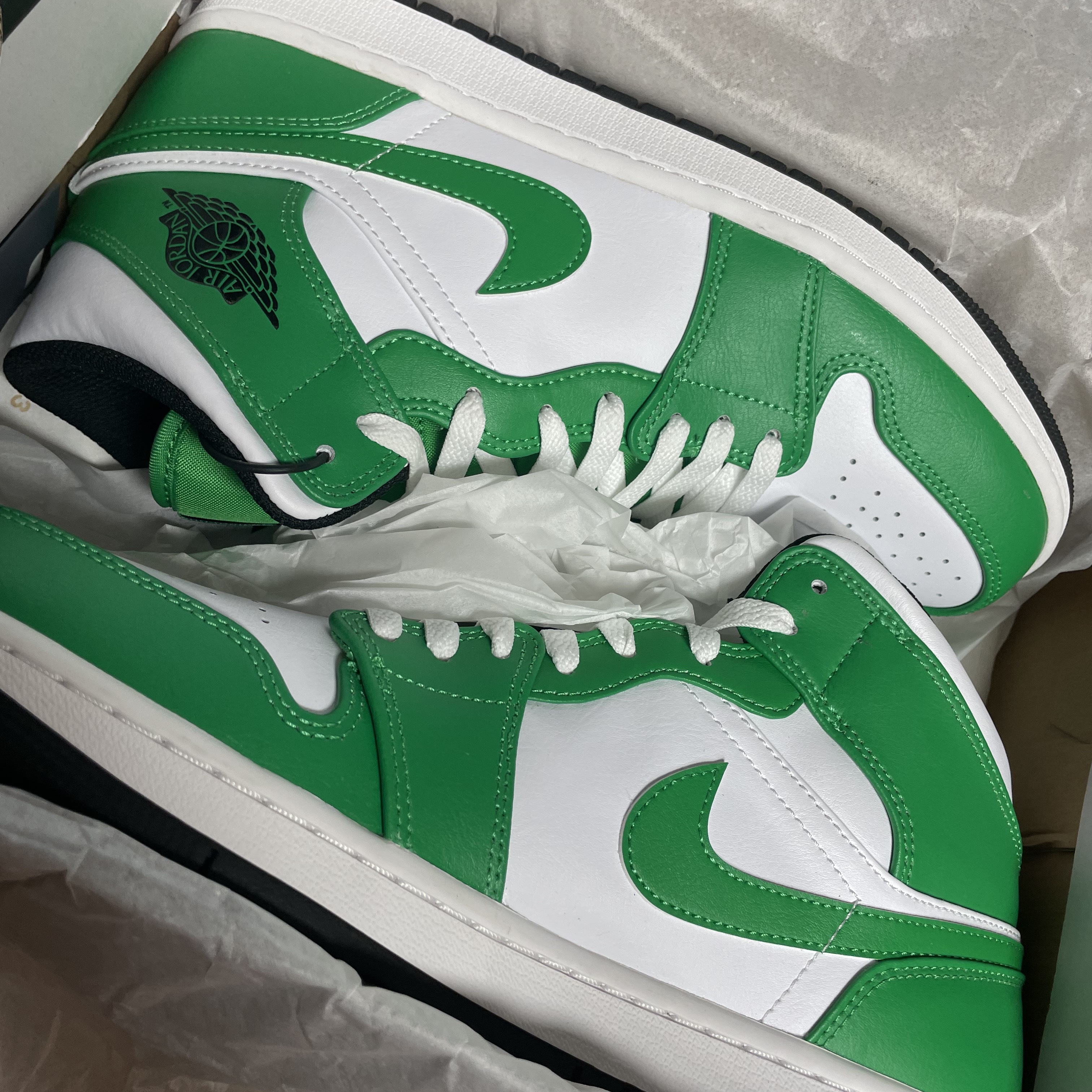 Jordan 1 Mid Lucky Green 착용 스타일 - 1