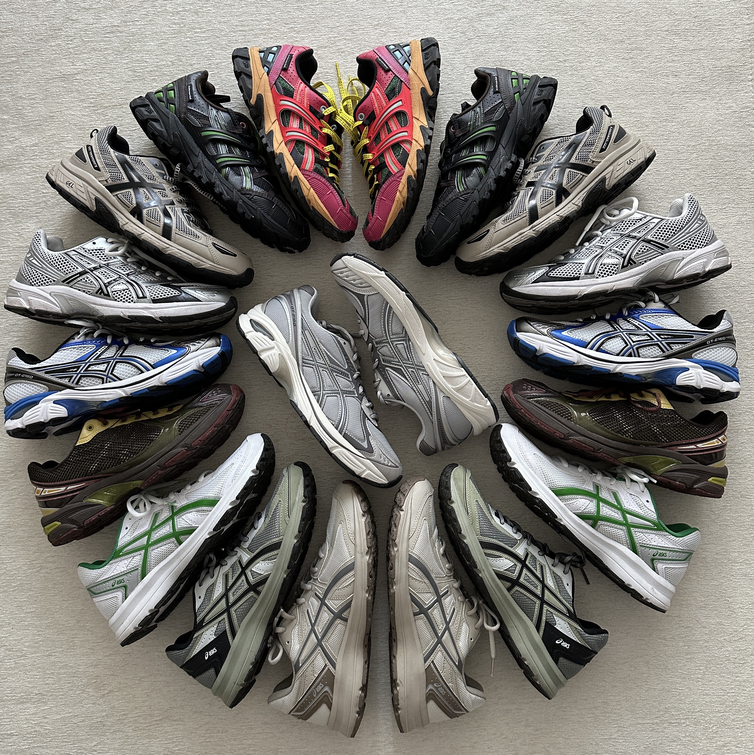 Asics UB4-S Gel-1130 Demitasse, Asics Jog 100 S Sheet Rock - 2E Wide 착용 스타일