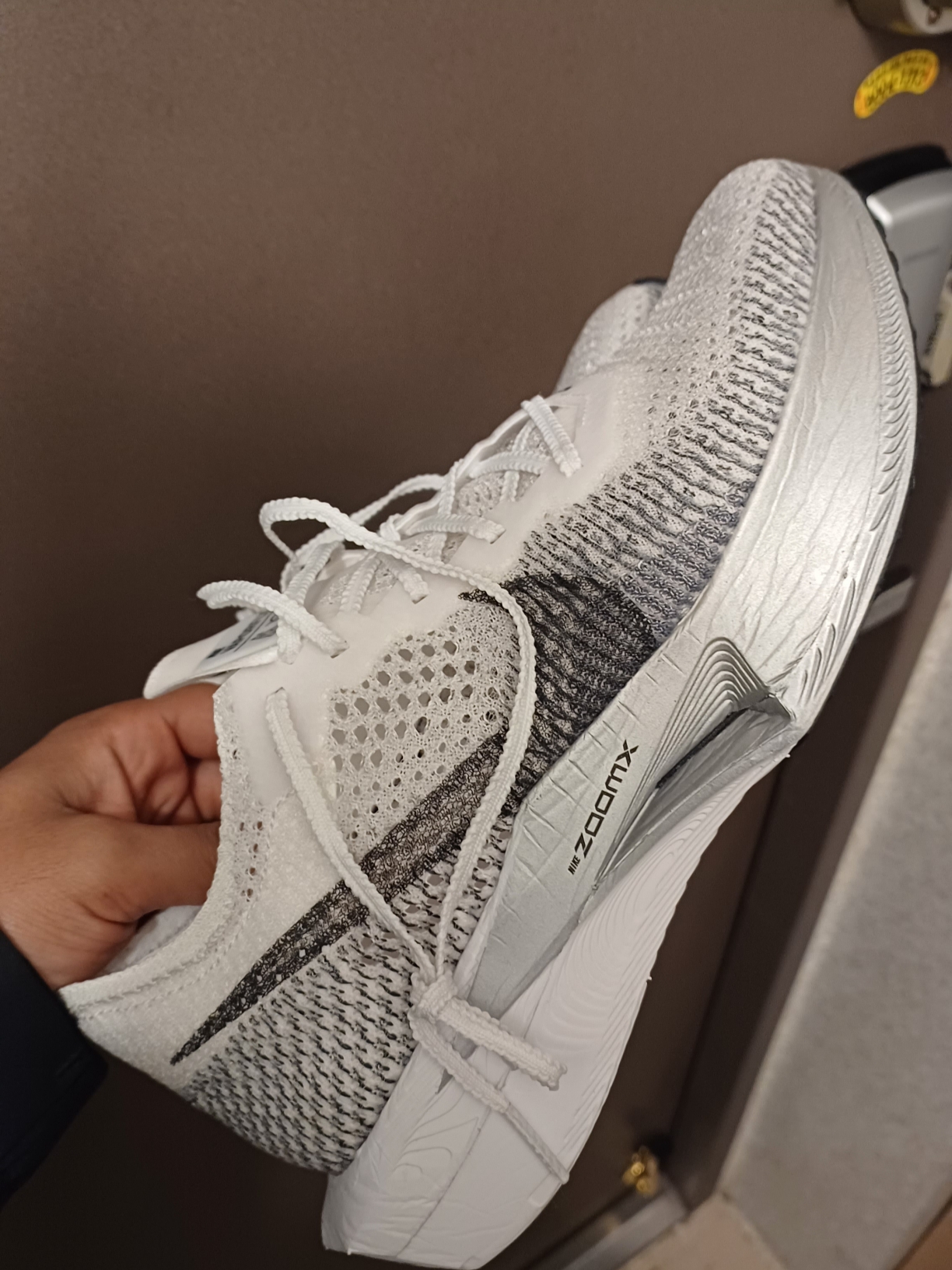 Nike ZoomX Vaporfly Next% 3 White Grey 착용 스타일 - 1