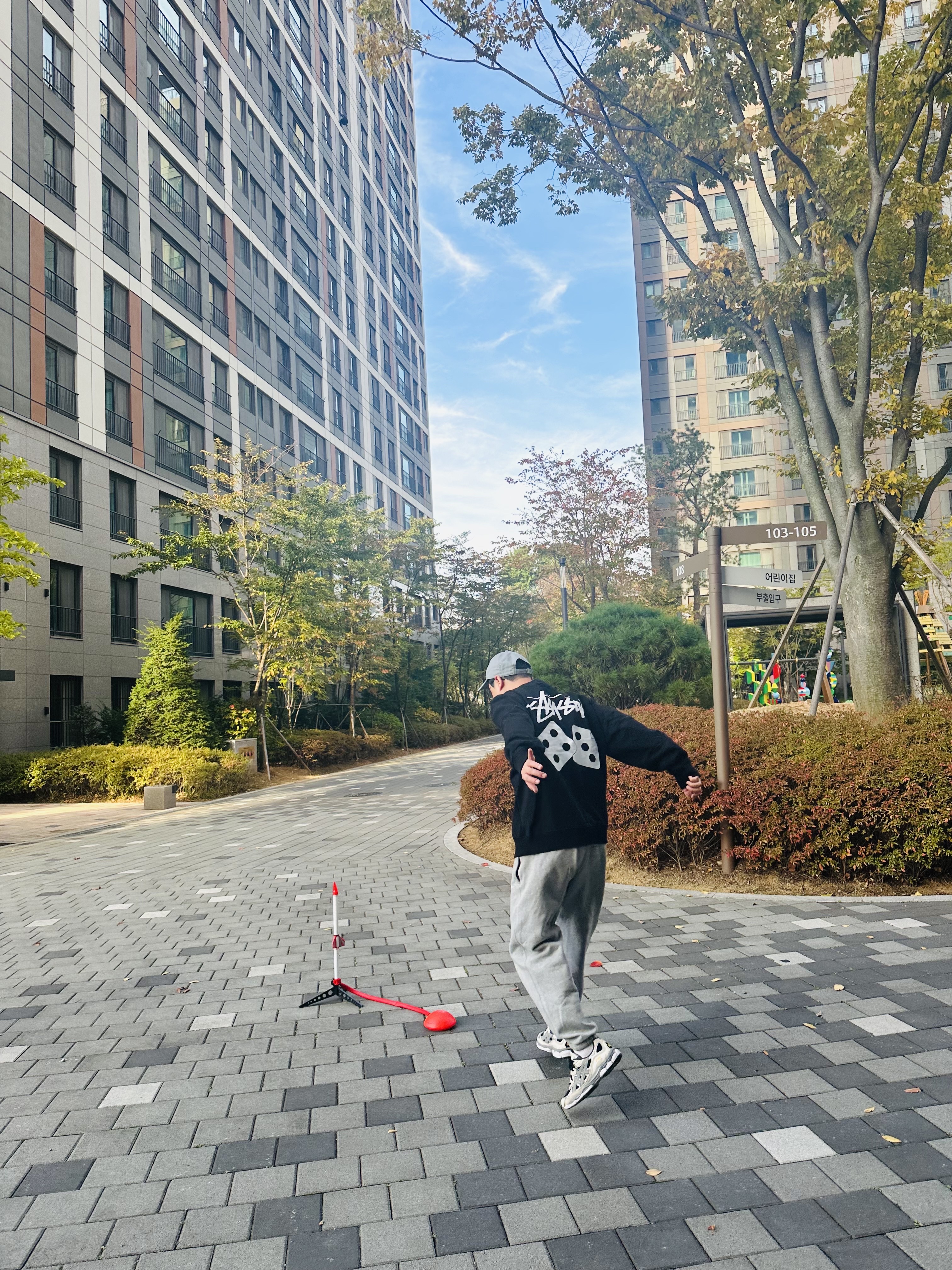 Stussy Dice Crew Black, Nike NRG Solo Swoosh Fleece Pants Dark Grey Heather - Asia 착용 스타일 - 7