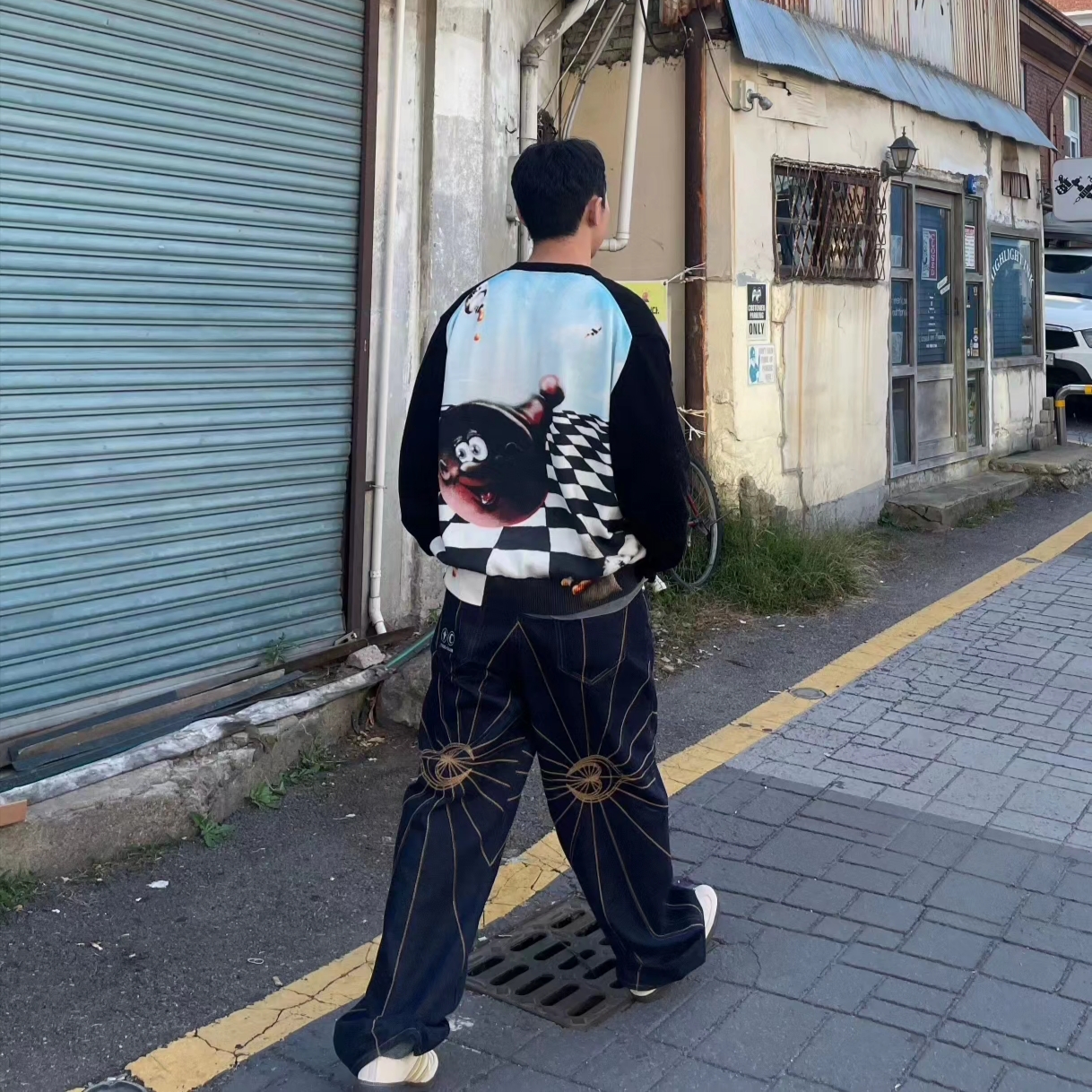 Adidas x Wales Bonner Samba Brown Ecru Tint, Thug Club Chain Stitch Denim Pants Indigo 착용 스타일 - 1