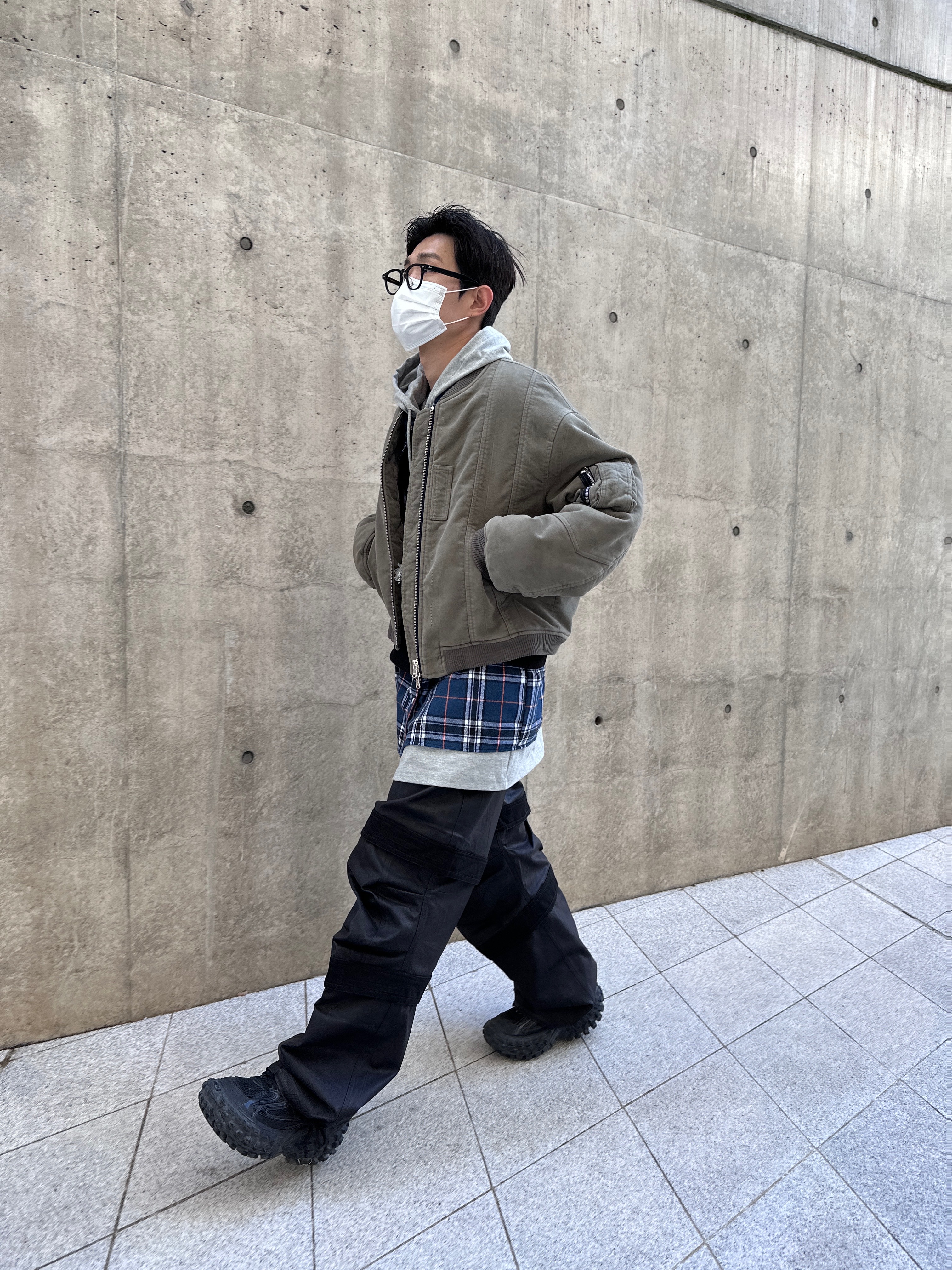 Project G/R 3 Layered Top Black, Farfromwhat Far Layered Work Pants Coated Black 착용 스타일 - 4