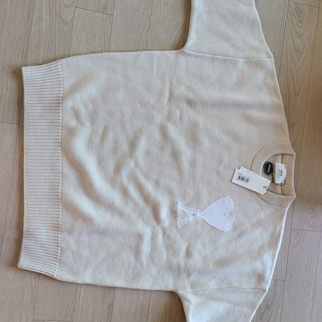 Ami de Coeur Oversize Intarsia Sweater Vanilla White 착용 스타일