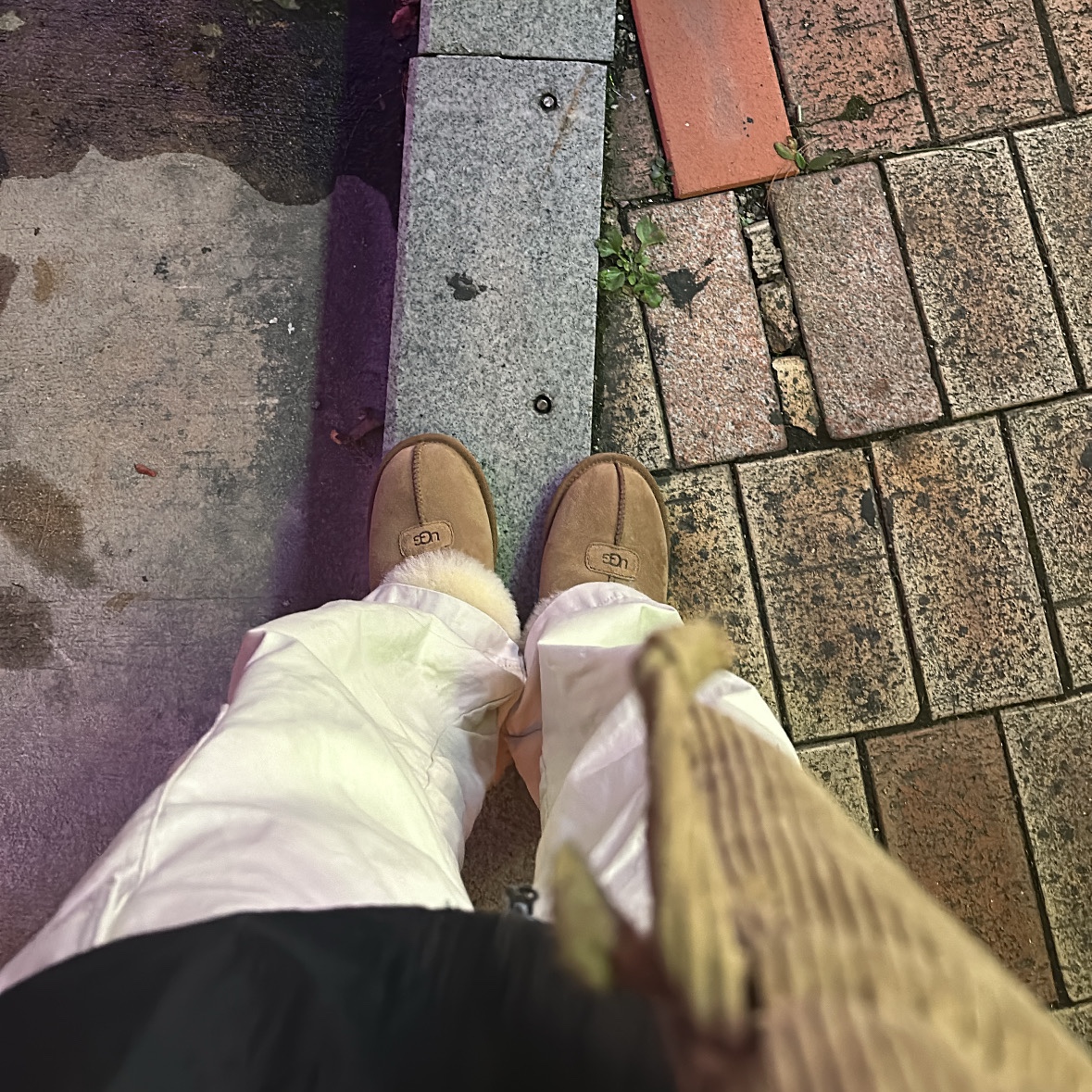 (W) UGG Coquette Slipper Chestnut 착용 스타일