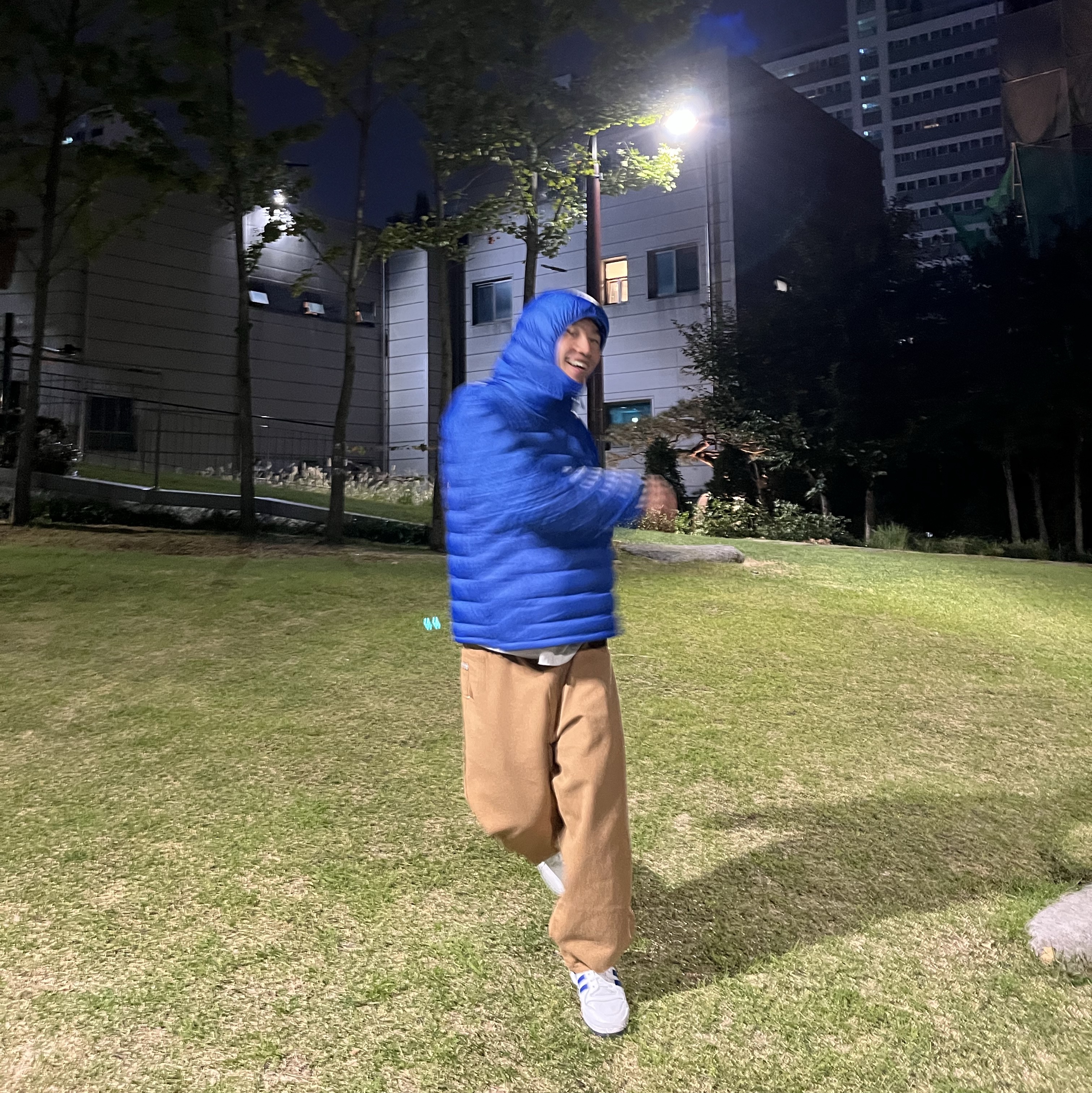 Supreme Micro Down Half Zip Hooded Pullover Royal - 23FW 착용 스타일 - 2