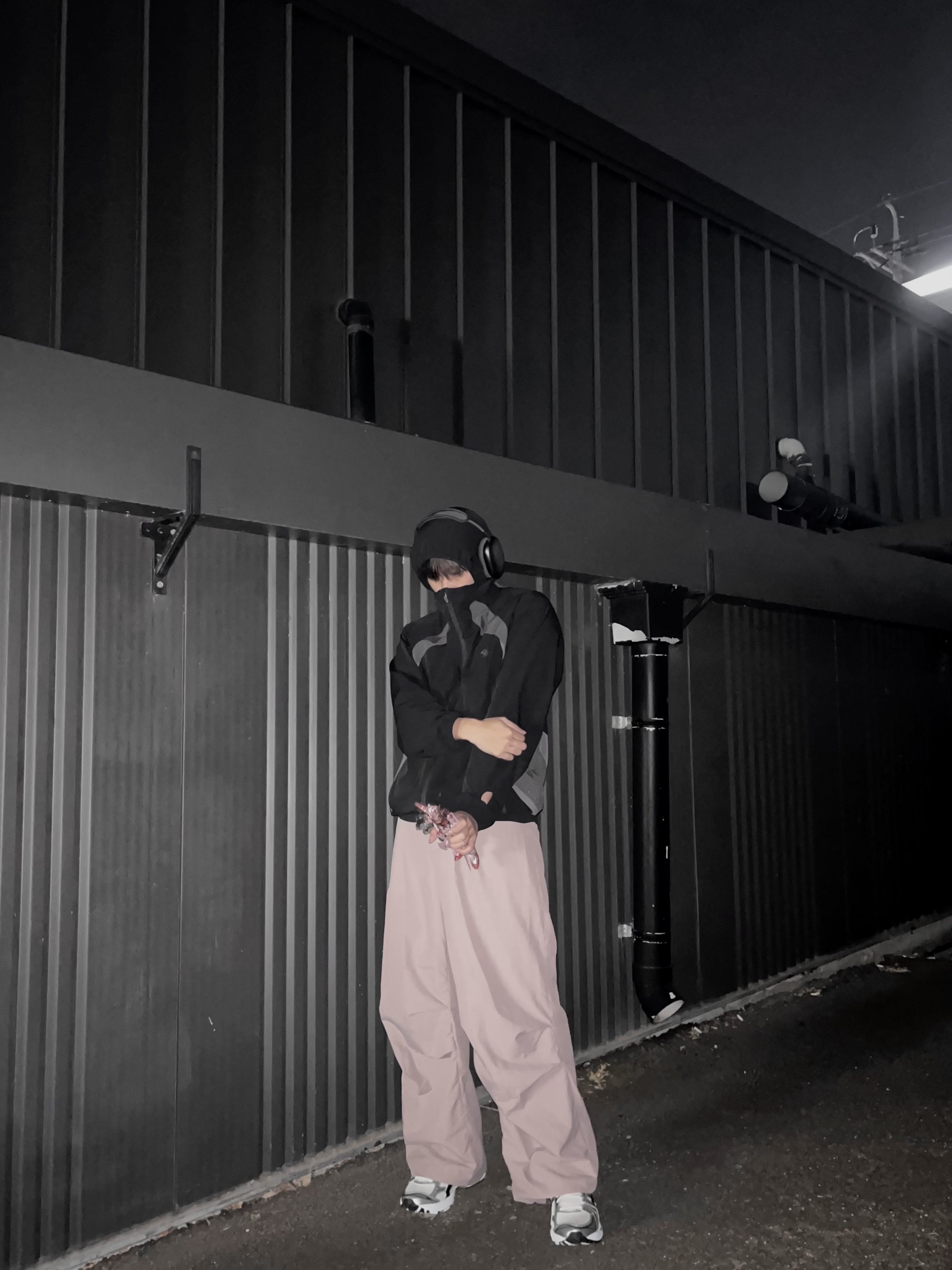 Sansan Gear Running Jacket Black - 23SS, Asics Gel-Kayano 14 Cream Black 착용 스타일 - 1