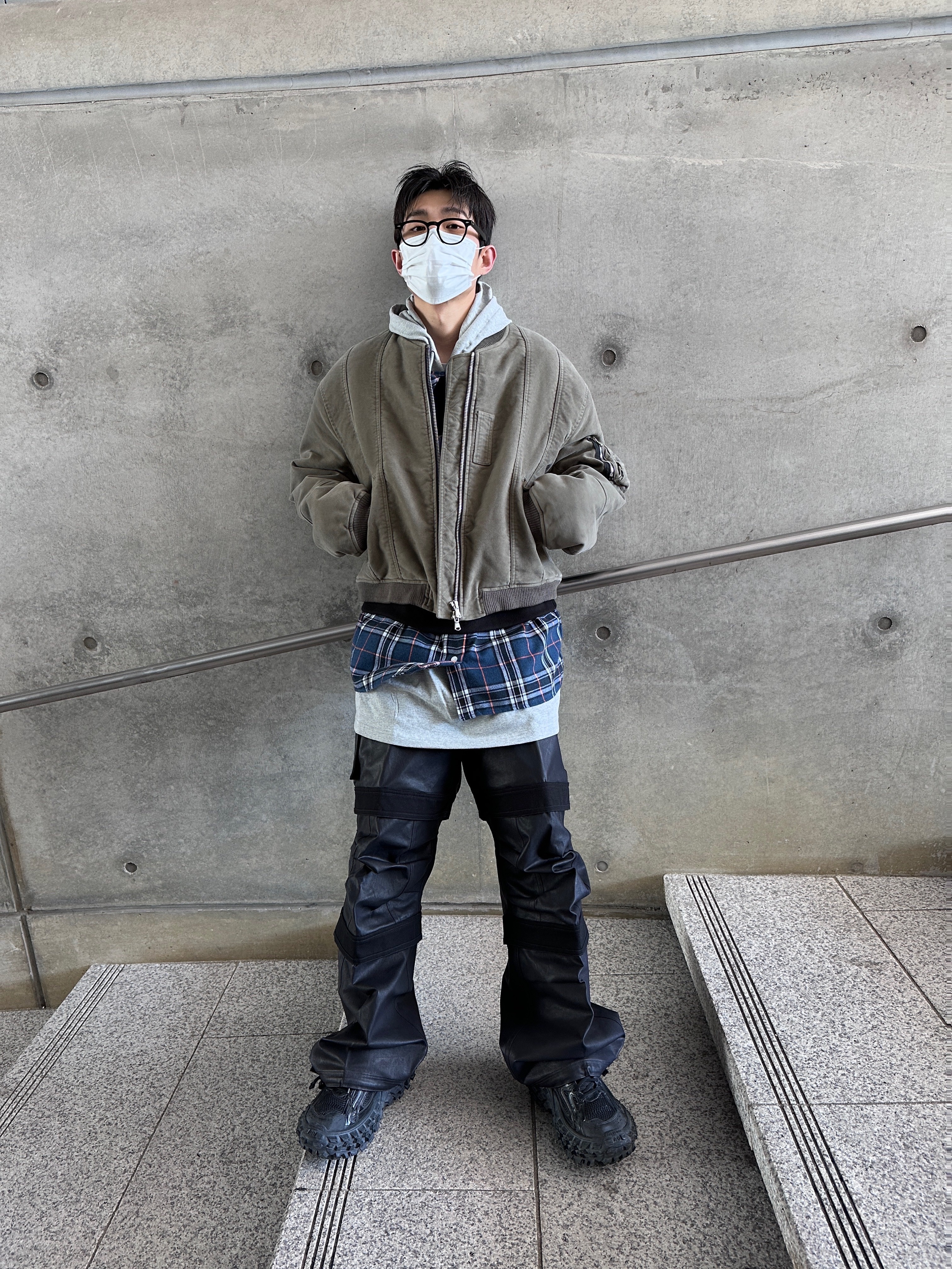 Project G/R 3 Layered Top Black, Farfromwhat Far Layered Work Pants Coated Black 착용 스타일 - 3