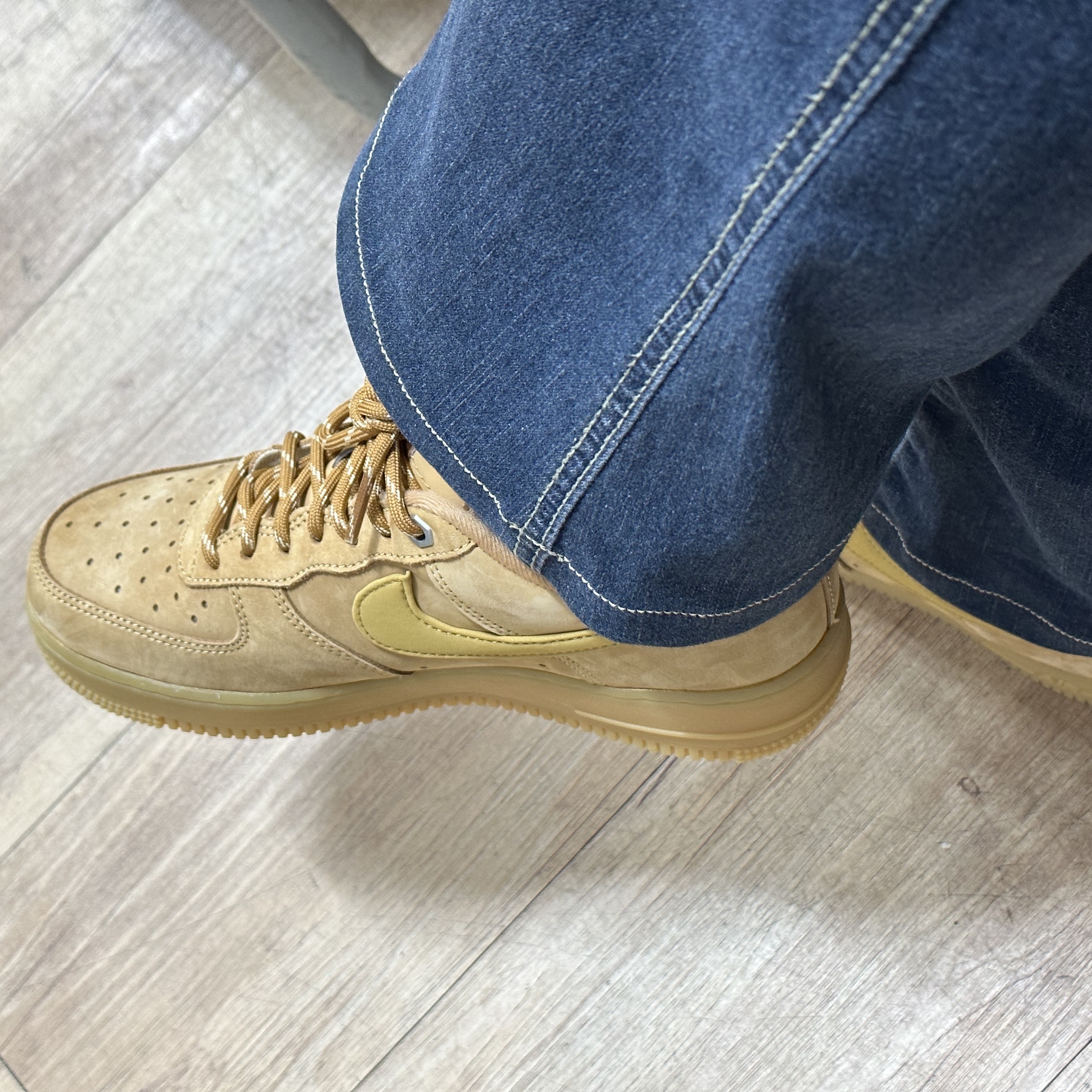 Nike Air Force 1 '07 WB Flax 착용 스타일 - 4