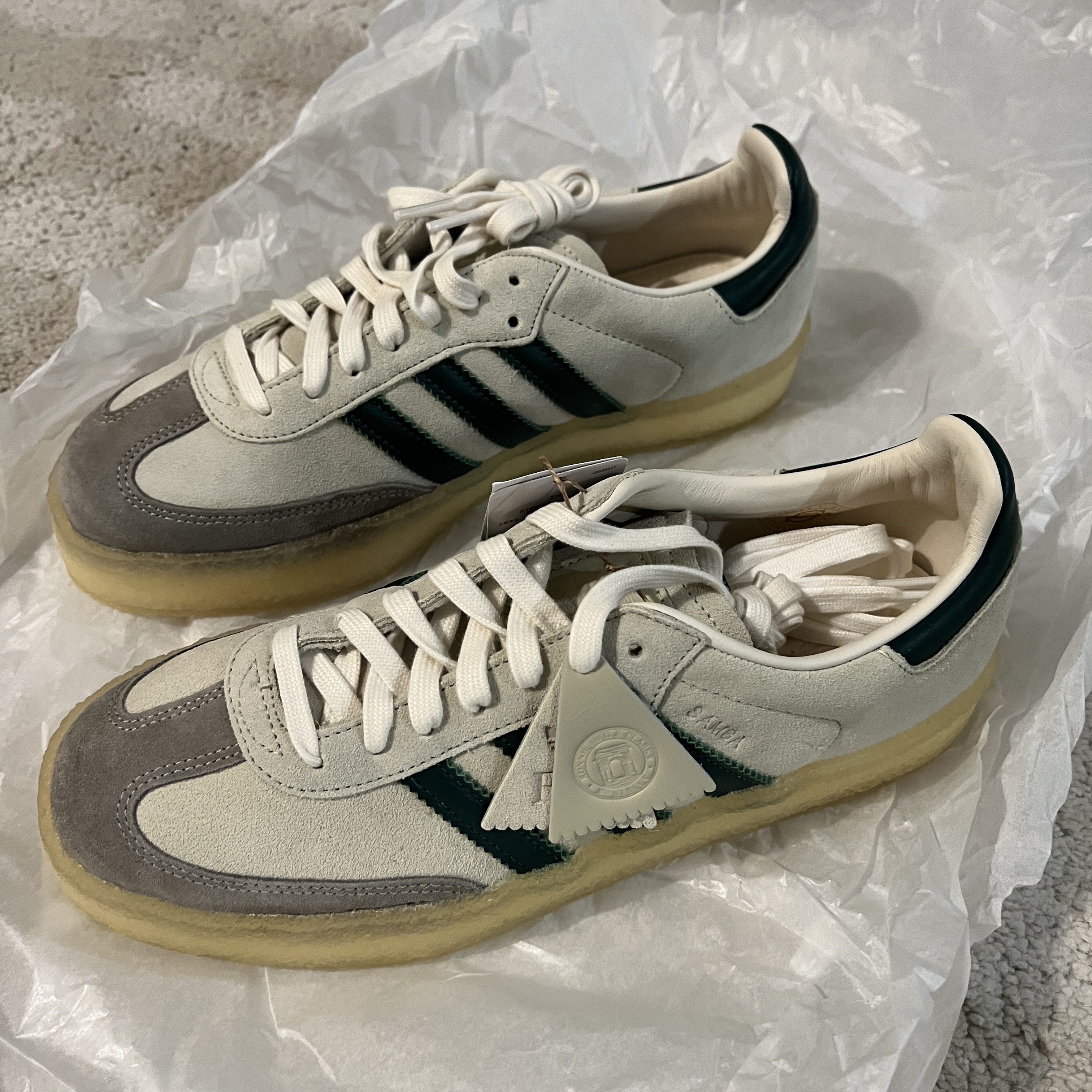 Adidas x Clarks x Ronnie Fieg 8th Street Samba Chalk White Green 착용 스타일 - 1