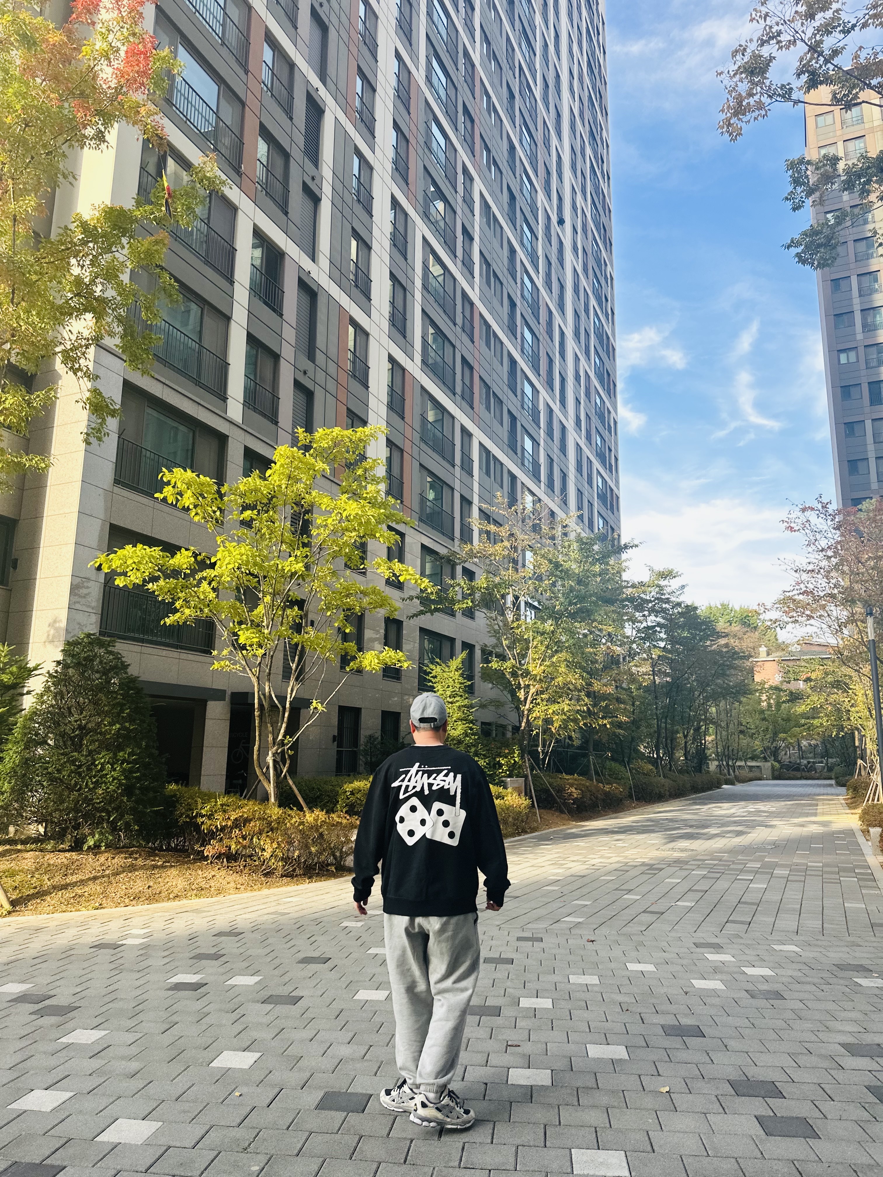 Stussy Dice Crew Black, Nike NRG Solo Swoosh Fleece Pants Dark Grey Heather - Asia 착용 스타일 - 1