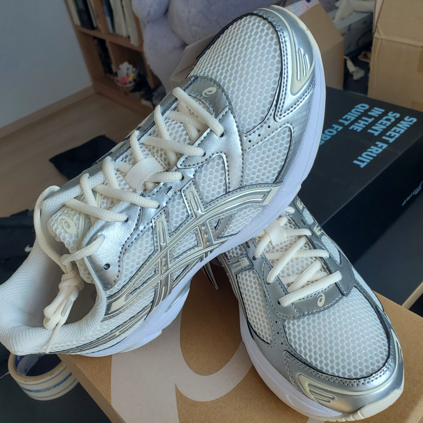 (W) Asics Gel-1130 Cream Pure Silver 착용 스타일 - 2