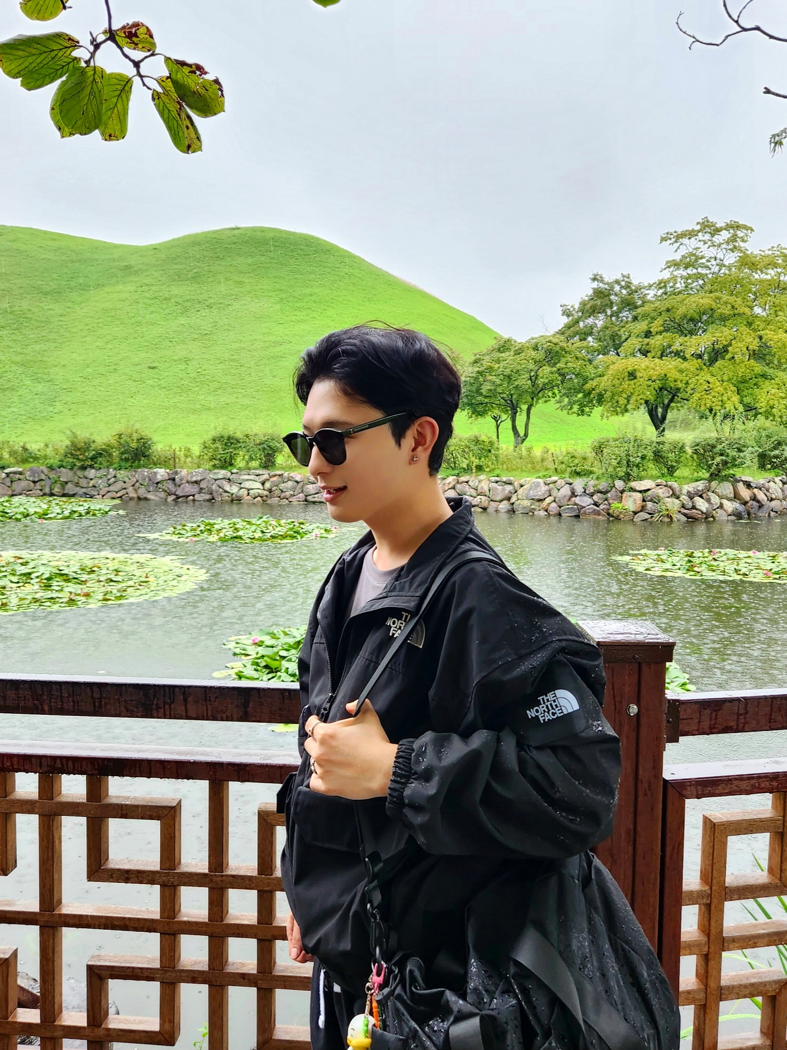The North Face White Label Neilton Jacket Black, Gentle Monster Lang 01 Black 착용 스타일