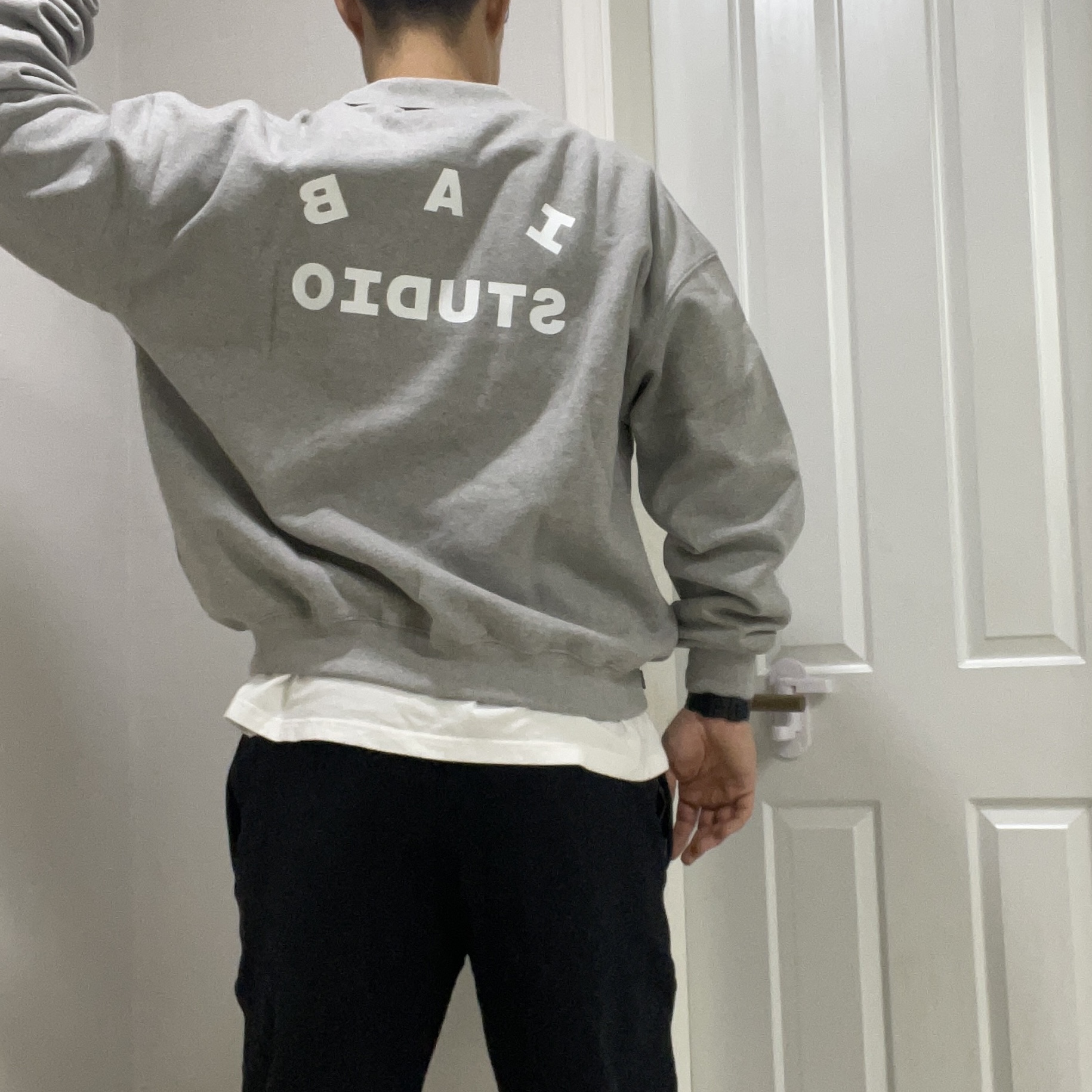 Nike NRG Solo Swoosh Fleece Pants Black White - Asia, IAB Studio Rugby Sweatshirt Gray - 23FW 착용 스타일 - 2