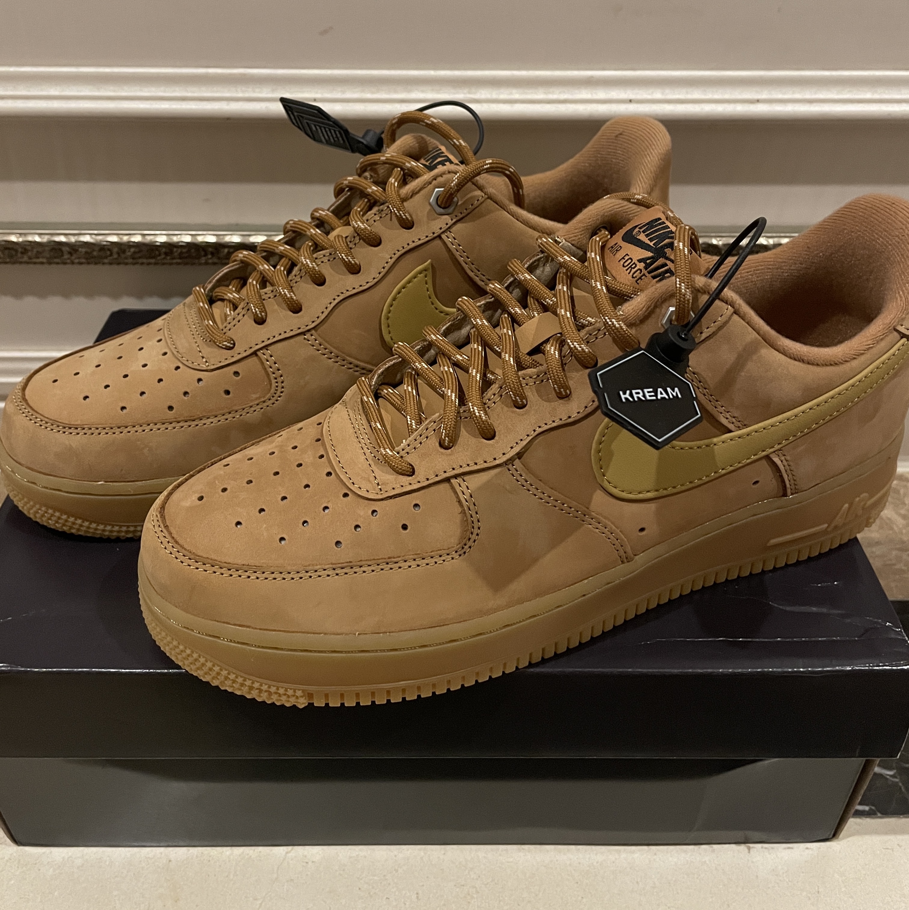 Nike Air Force 1 '07 WB Flax 착용 스타일 - 2