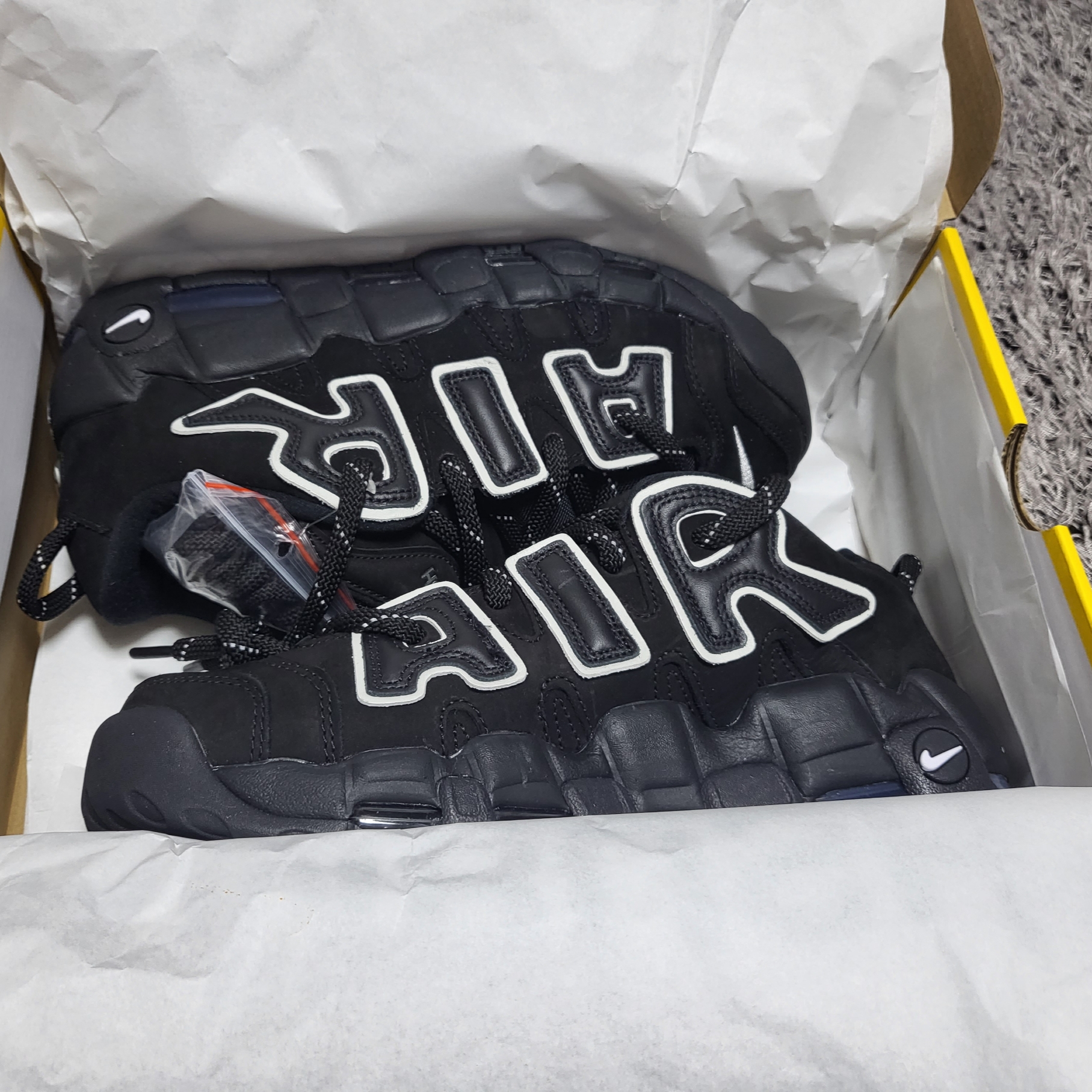 Nike x Ambush Air More Uptempo Low Black and White 착용 스타일