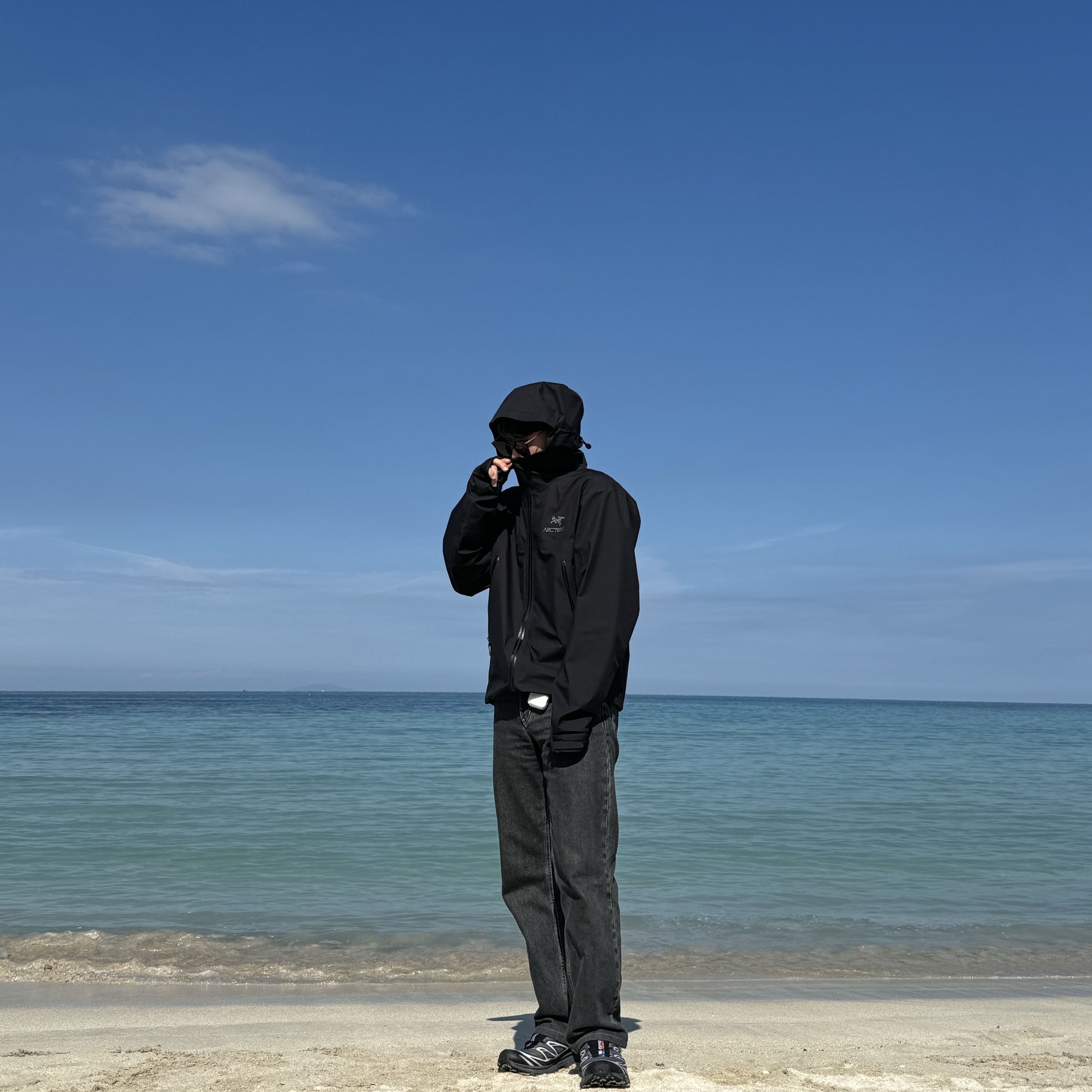 Salomon XT-6 Gore-Tex Black Ebony, Arc'teryx Beta Jacket Black 착용 스타일