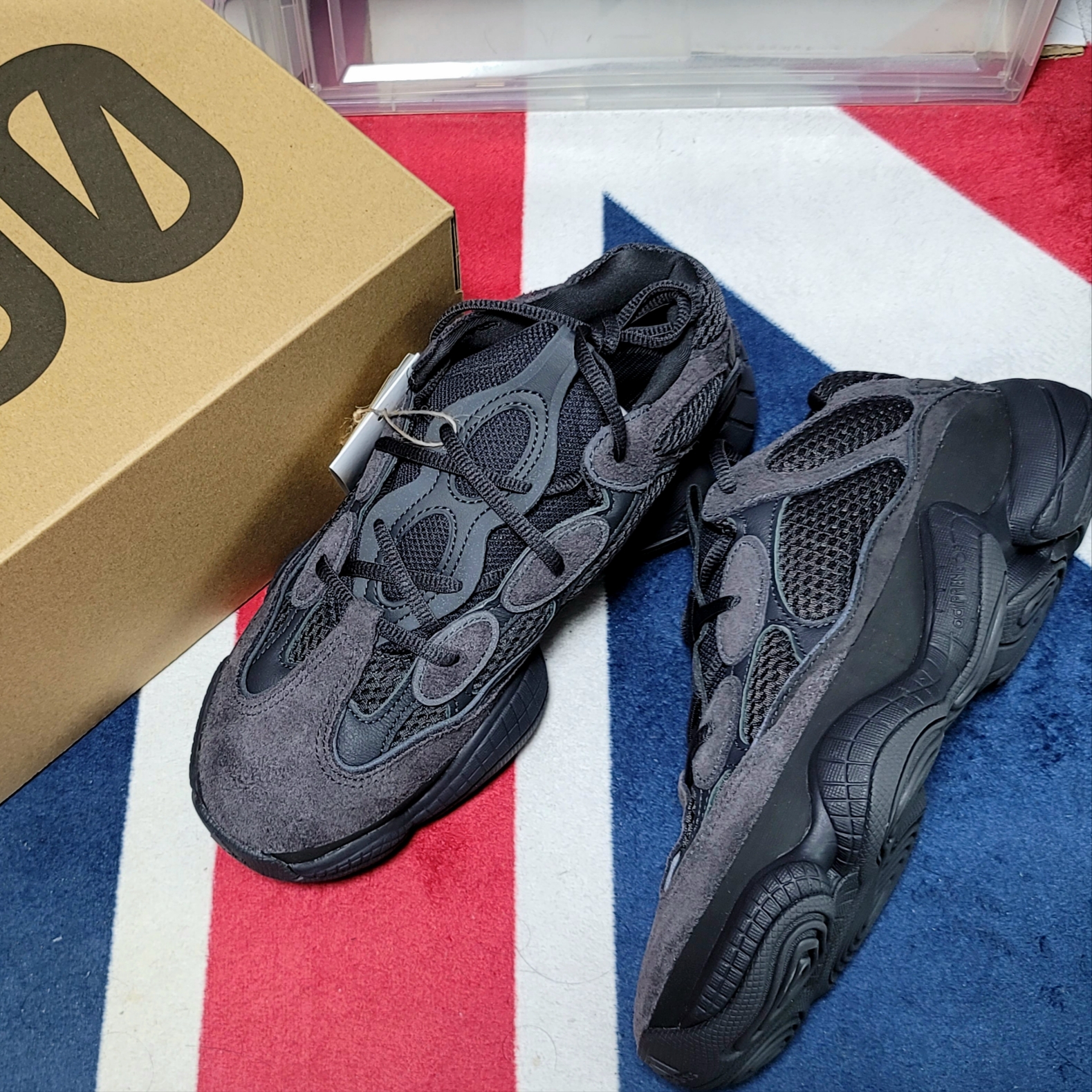 Adidas Yeezy 500 Utility Black 2022/2023 착용 스타일