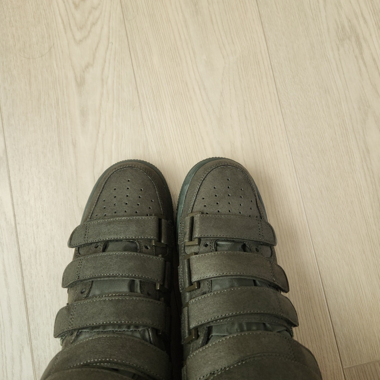 Nike x Billie Eilish Air Force 1 High '07 SP Sequoia 착용 스타일 - 4