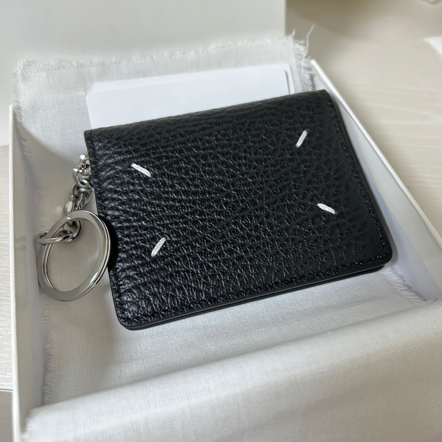 Maison Margiela Keyring Wallet Black 착용 스타일 - 2