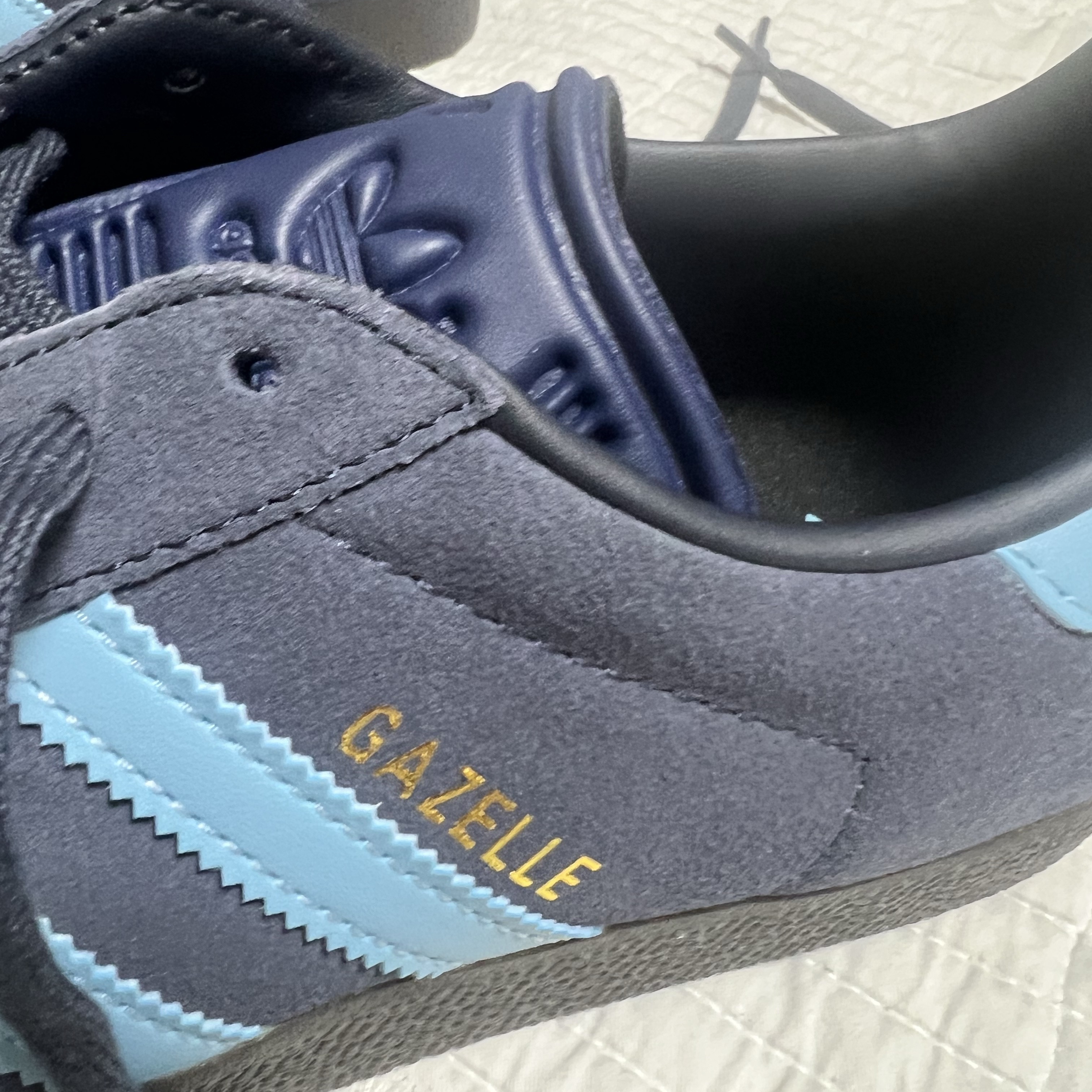 Adidas Gazelle Shadow Navy Clear Blue 착용 스타일