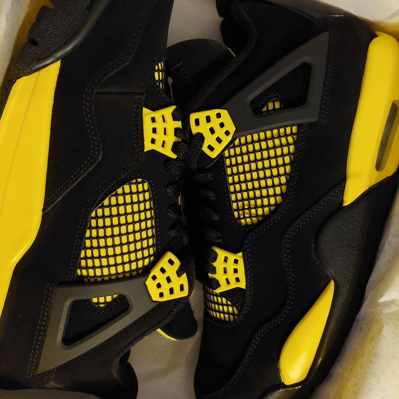 Jordan 4 Retro Thunder 2023 착용 스타일
