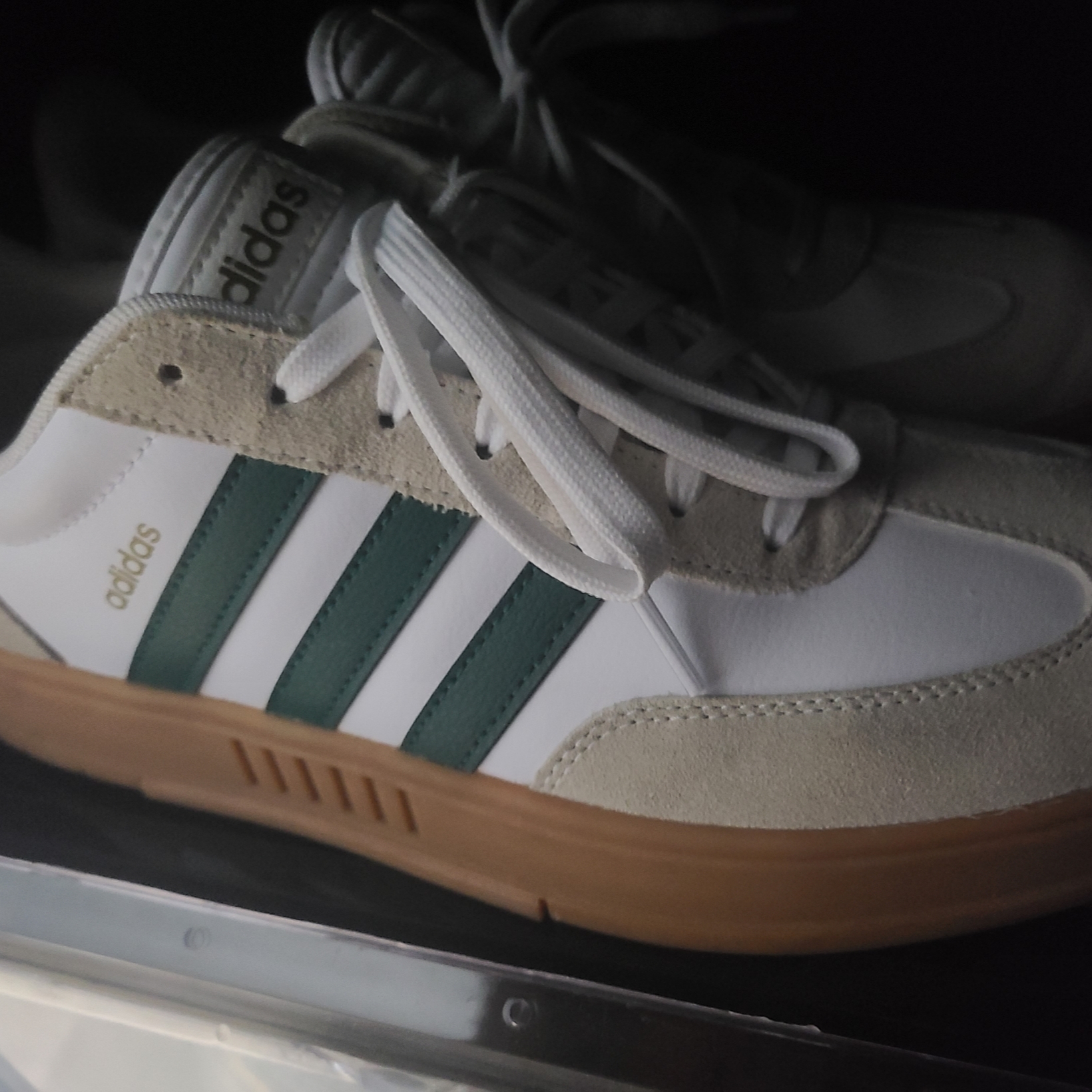 Adidas Gradas Collegiate Green 착용 스타일