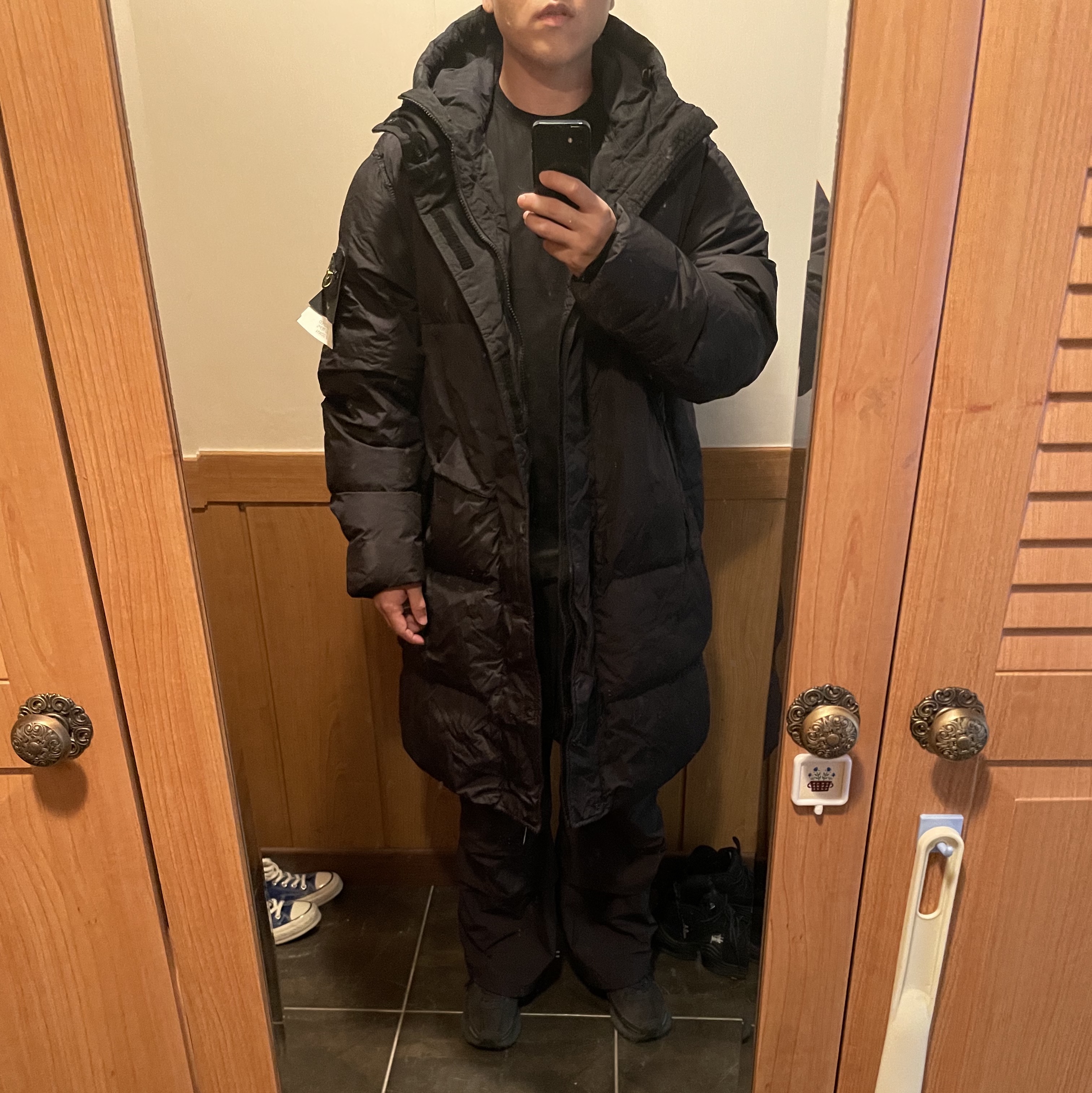 Stone Island 70323 Garment Dyed Crinkle Reps Recycled Nylon Down Black - 23FW 착용 스타일