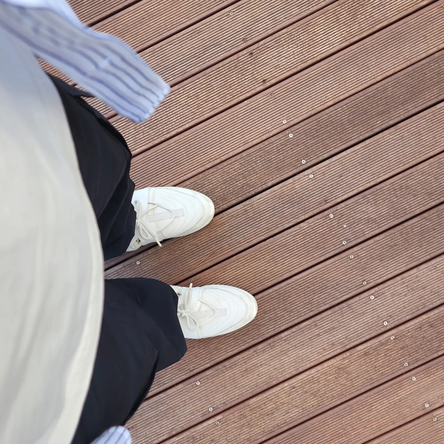 Nike x Fear of God Air Fear of God Raid Light Bone 착용 스타일