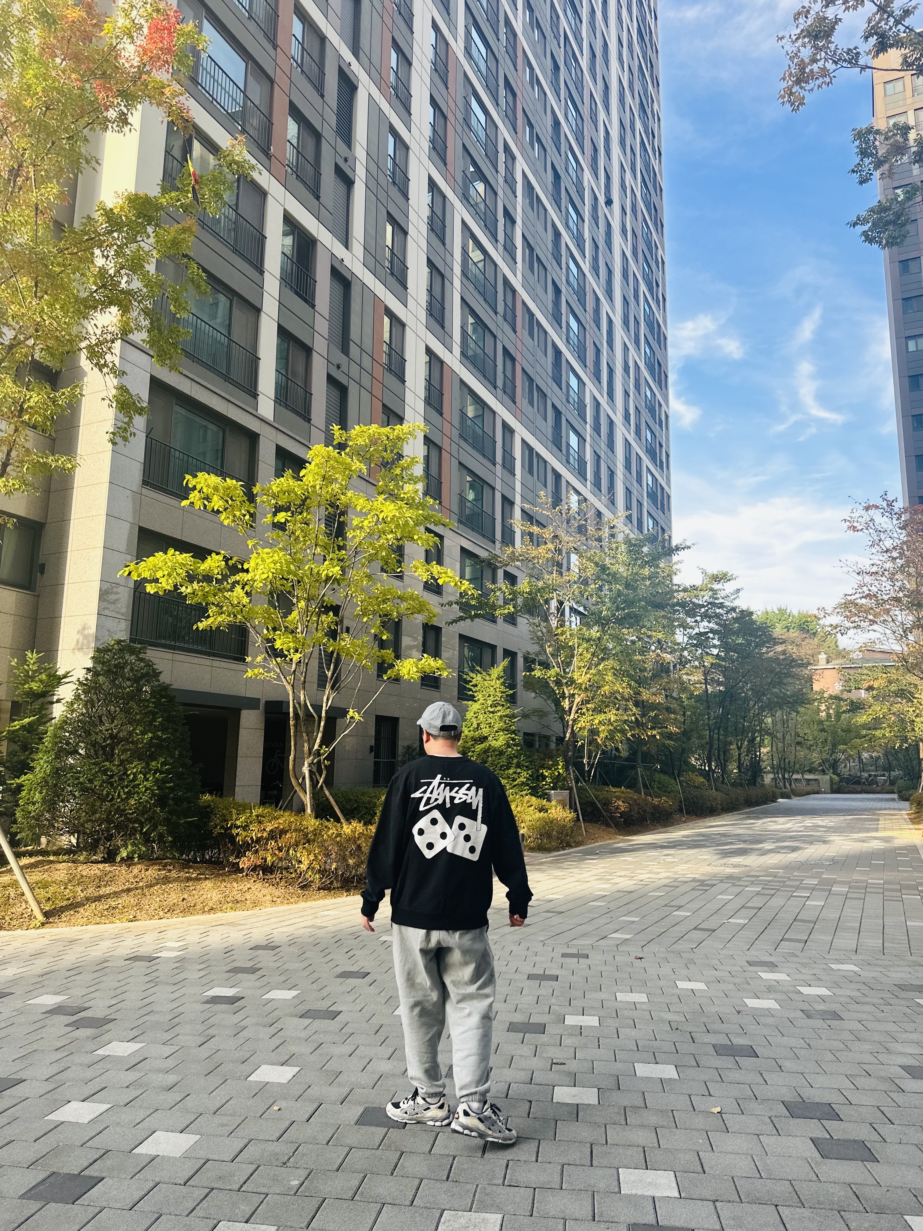 Stussy Dice Crew Black, Nike NRG Solo Swoosh Fleece Pants Dark Grey Heather - Asia 착용 스타일 - 3