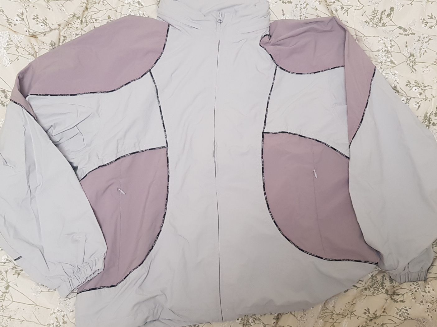 Supreme Logo Piping Hooded Track Jacket Grey - 23FW 착용 스타일 - 1