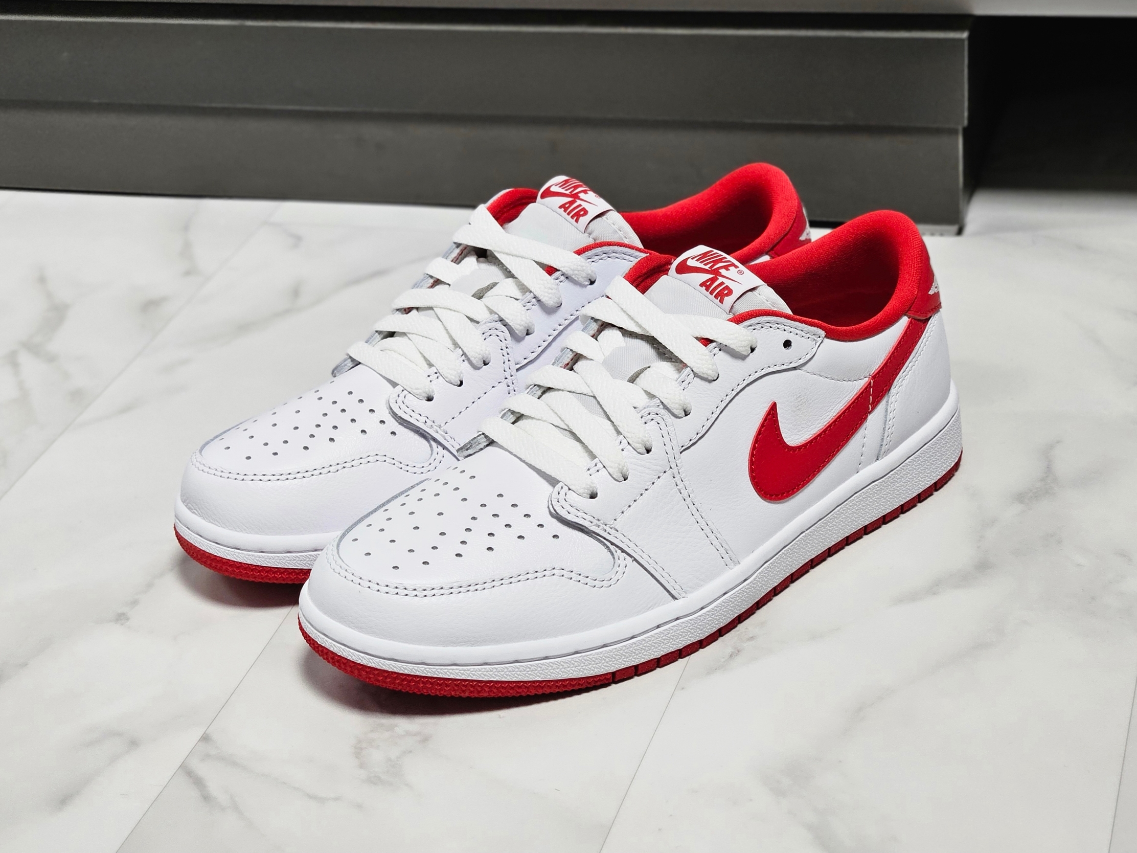 Jordan 1 Retro Low OG University Red 착용 스타일 - 3