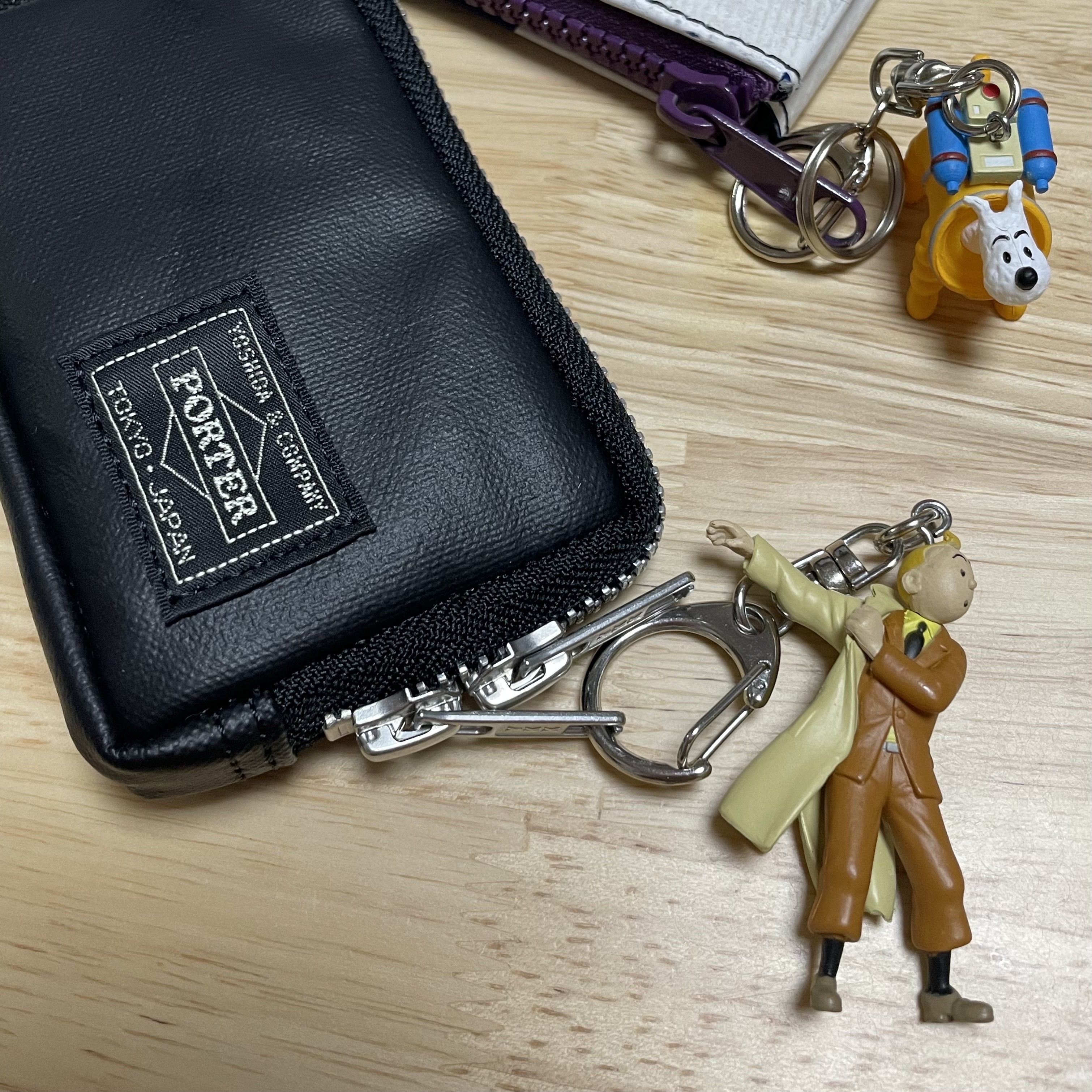 Porter Freestyle Multi Coin Case Black 착용 스타일