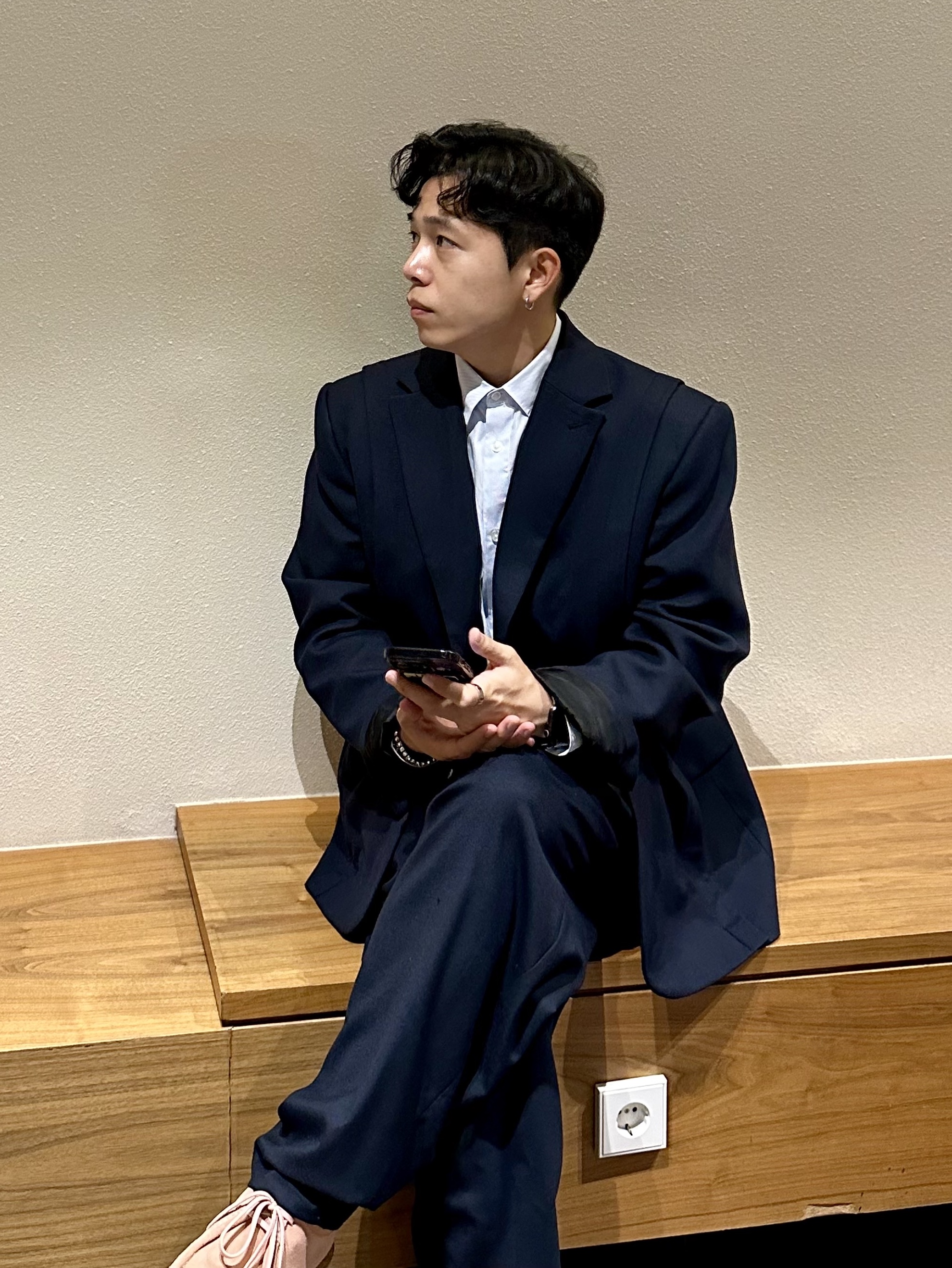 Zara x Ader Error Oversize Blazer Navy, Zara x Ader Error Darted Trousers Navy 착용 스타일 - 3