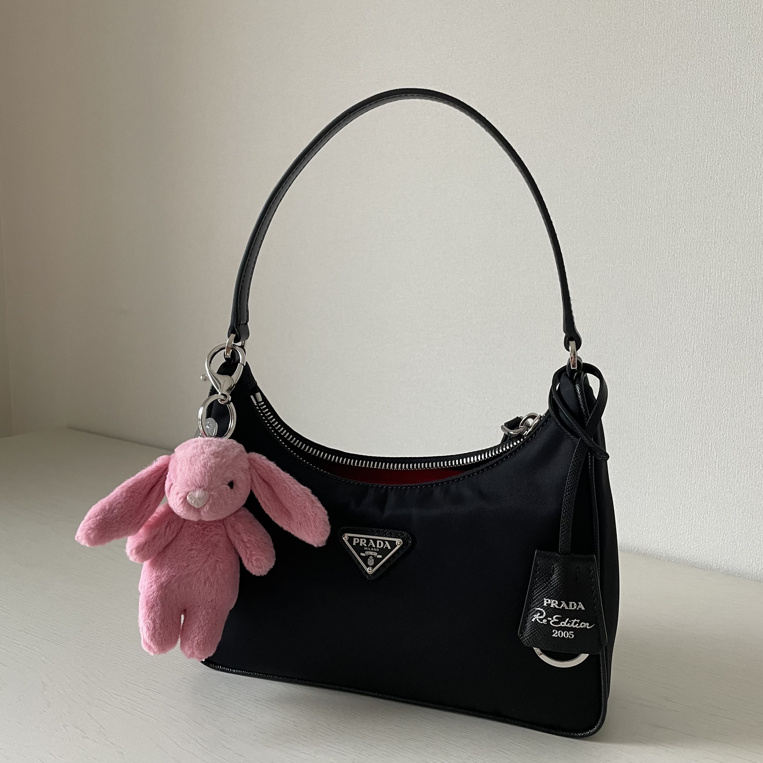 Jellycat Bashful Bunny Bag Charm Pink 착용 스타일
