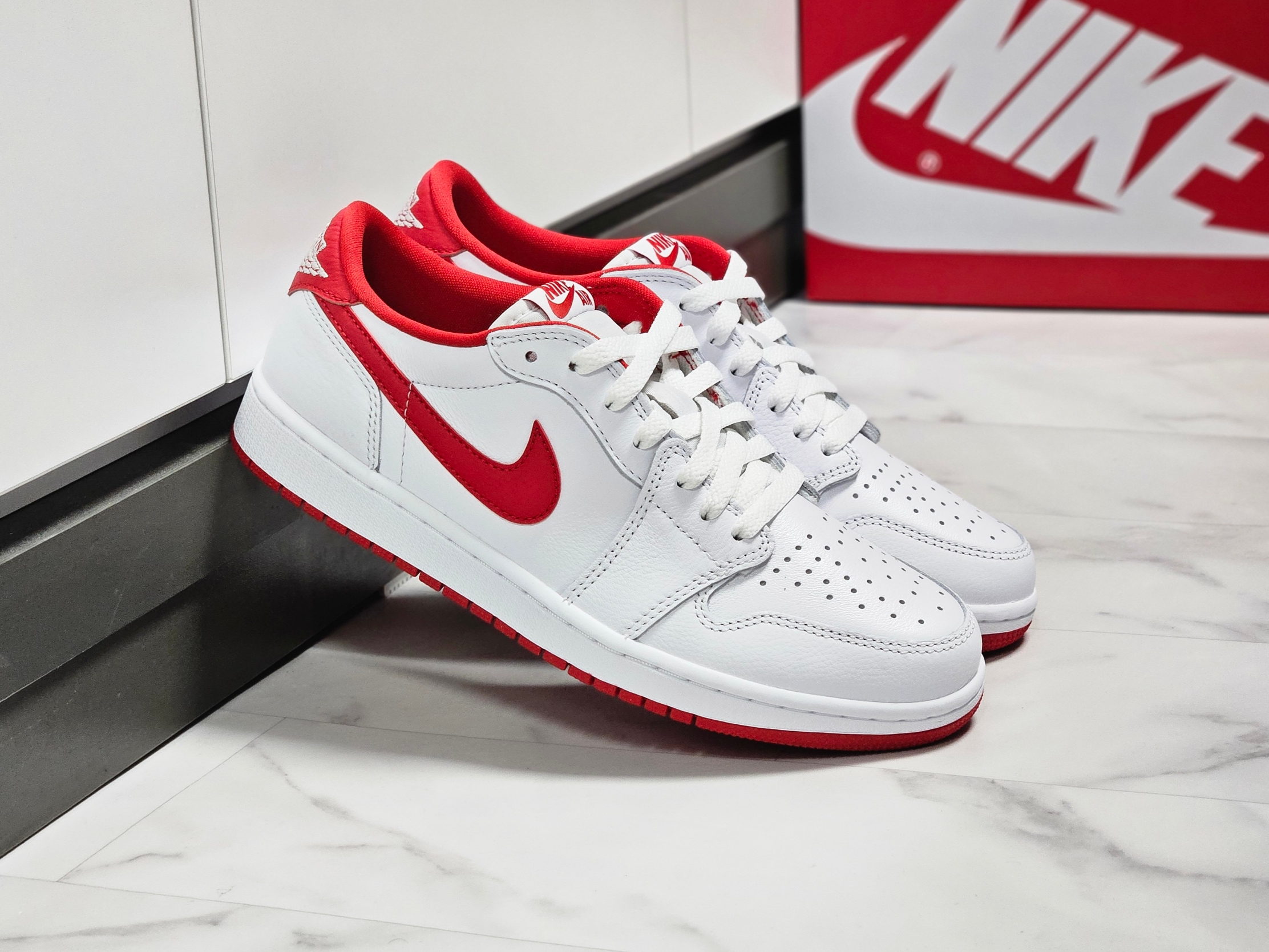 Jordan 1 Retro Low OG University Red 착용 스타일 - 2