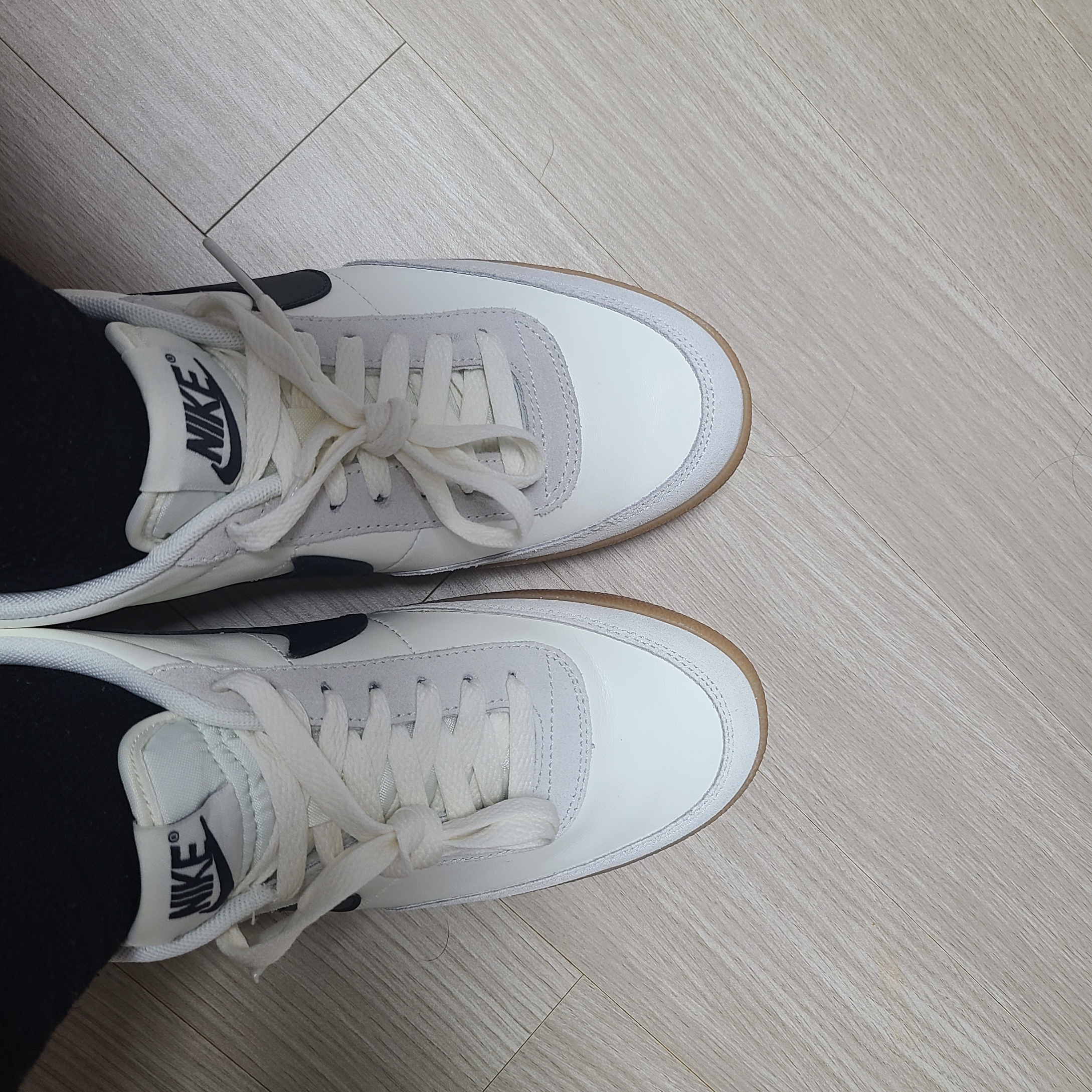 Nike Killshot 2 Leather Sail Oil Grey Gum 착용 스타일