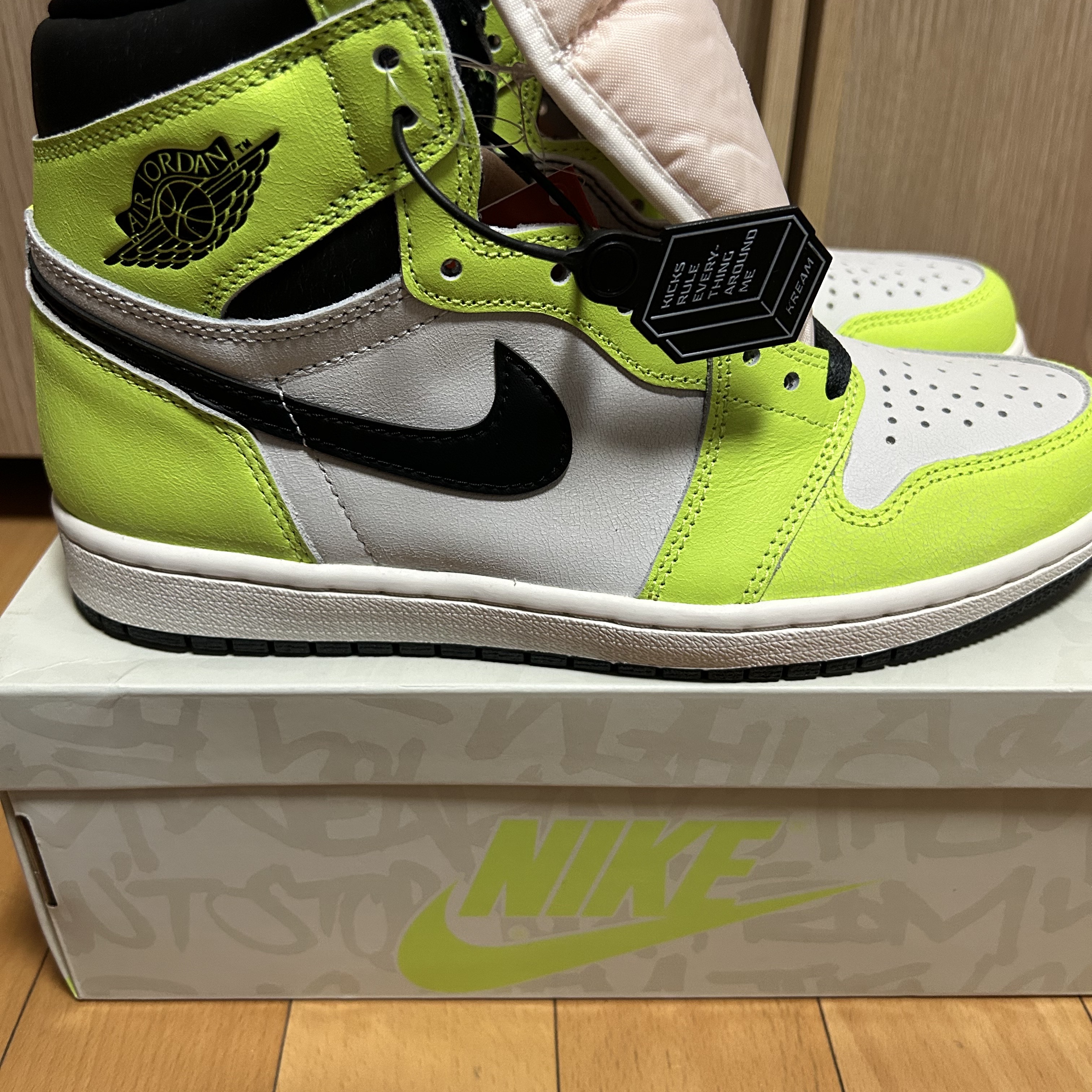 Jordan 1 Retro High OG Volt 착용 스타일